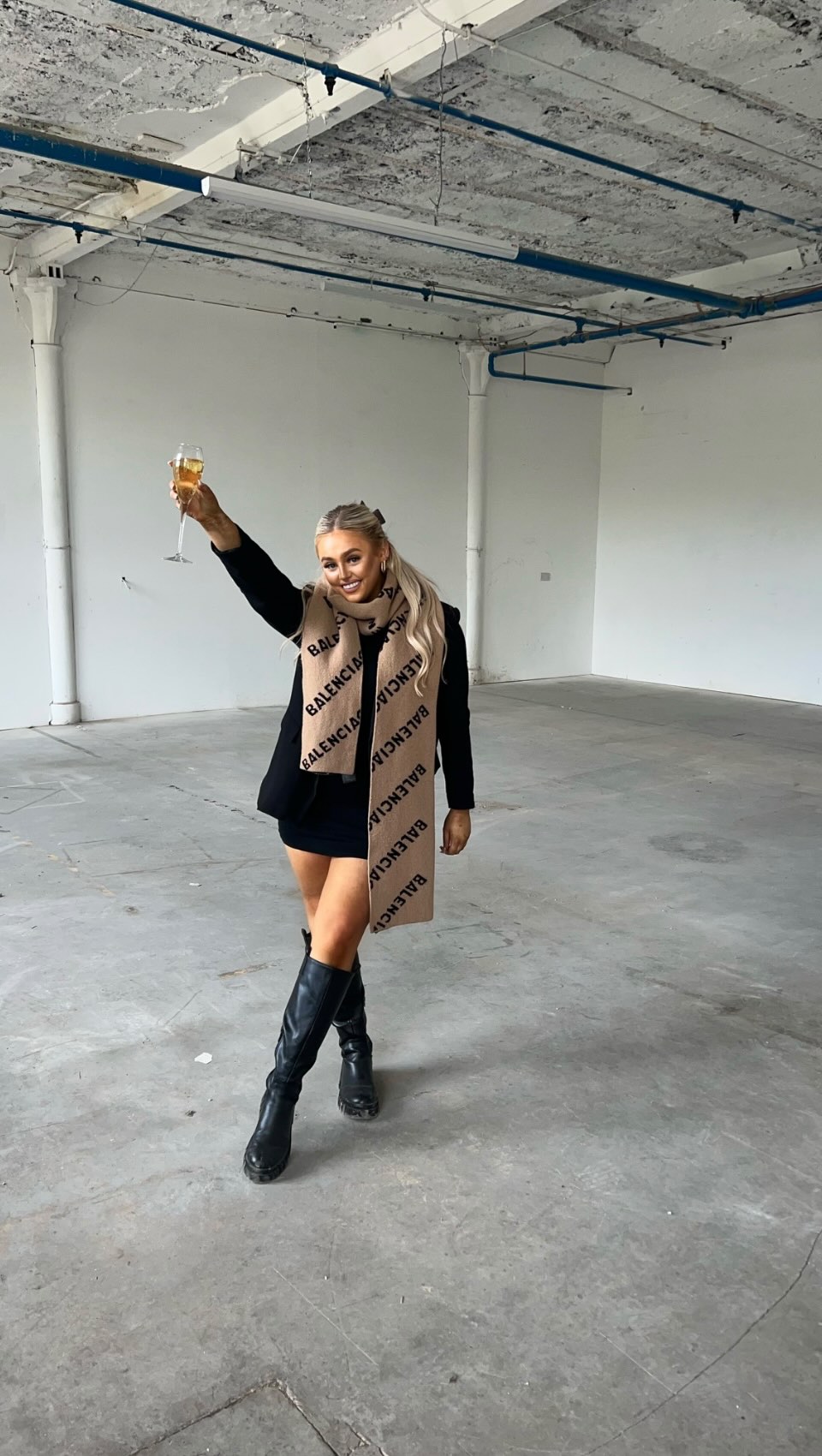 2 Years of Contour Content 🤍
Two years ago today I picked up the keys to start an adventure that I could only have ever dreamt of. On that day I could’ve never predicted what this would’ve become. Blood, sweat and tears have quite literally gone into making what Contour is today, aswell as some broken bones!
Through a very turbulent time in my life Contour is what has seen me through and given me the energy to get out of bed on a daily basis, and I’ll be forever grateful for every client, every inquiry and every interaction on social media.
The past few months have been extremely difficult to navigate, and having had to be so absent from the space, I lost some love and passion, but sitting back, reflecting on everything the past 24months has brought me, we’re ready for a new phase of Contour Content 🤍✨