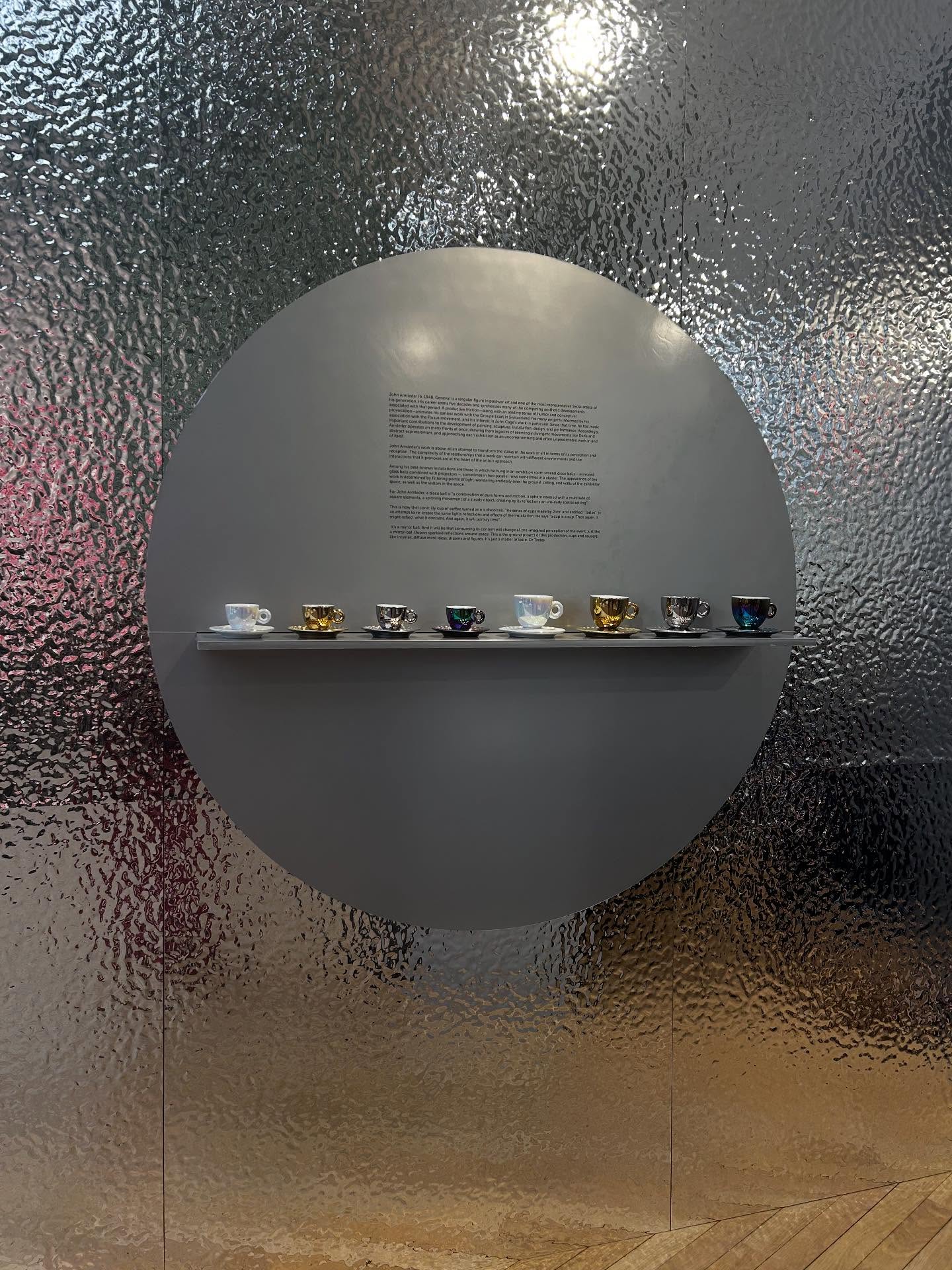 Art Basel Paris. L’édition 2025 est ouverte! Présentation de la nouvelle illy Art Collection signée John Armleder🪩🕺🪩 @artbasel #artbaselparis @illy_coffee @johnarmleder #johnarmleder ☕️❤️ illy est le café officiel de Art Basel Paris.