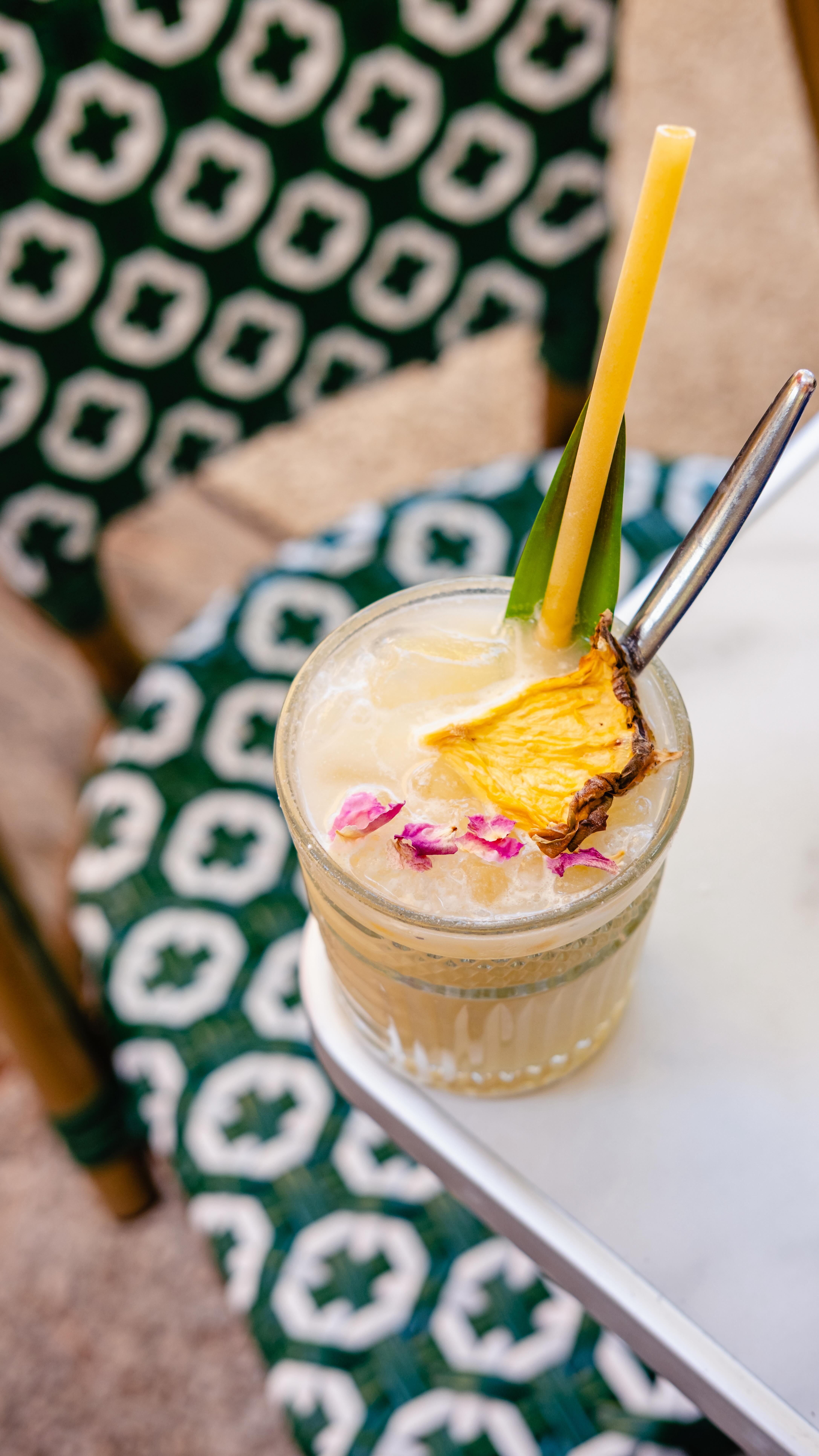 Venez trinquer & savourer à La Nonna 🍸.
La carte change bientôt… profitez-en avant qu’il soit trop tard 👀
~
𝑳𝒂 𝑵𝒐𝒏𝒏𝒂, 𝒗𝒐𝒕𝒓𝒆 𝒕𝒓𝒂𝒕𝒕𝒐𝒓𝒊𝒂 𝑺𝒂𝒃𝒍𝒂𝒊𝒔𝒆
💛 Mer → Dim I ❌fermé lun & mar
🍕 PIZZE aussi disponibles à emporter (lien du Click & collect en bio) !
#nonna #nonnalesables #lessablesdolonne #vendee #vendeetourisme #restaurant #restaurantitalien #italianfood #food #foodies #cocktail