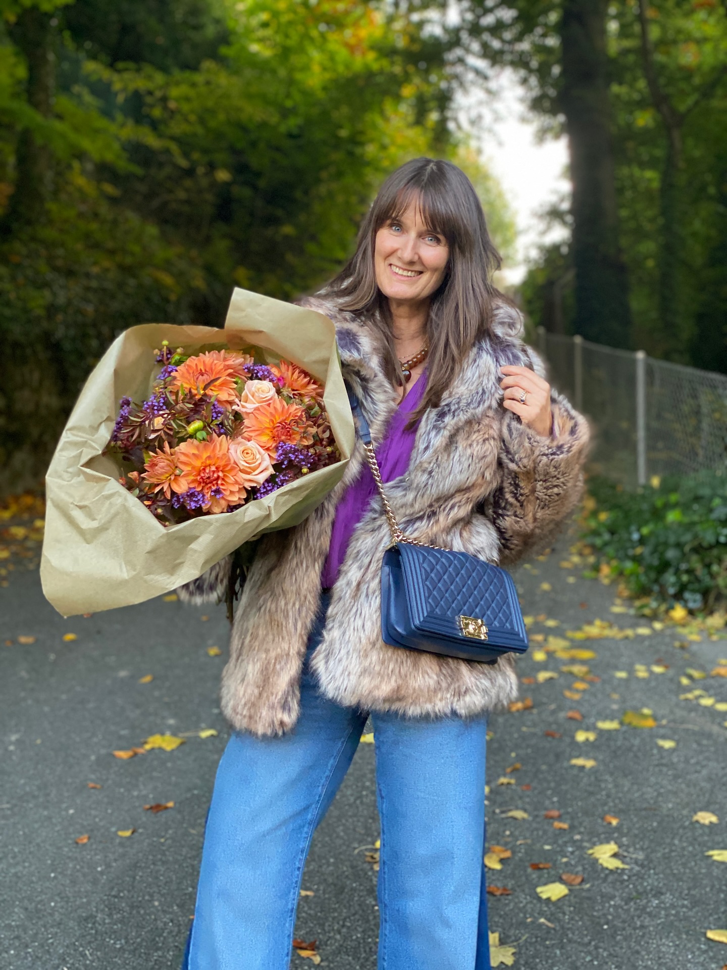 Une des tendances de cet hiver : la fausse fourrure đ»
Jâadore ce cĂŽtĂ© douillet, chic et tellement rĂ©confortant⊠et vous ?
Vous connaissez mon mantra : adaptez les tendances Ă votre style, pas lâinverse.
Alors, dites-moi đ
Vous ĂȘtes plutĂŽt team fausse fourrure ou pas du tout ? đ
#styleinspirations #tendancesmode #faussefourrure