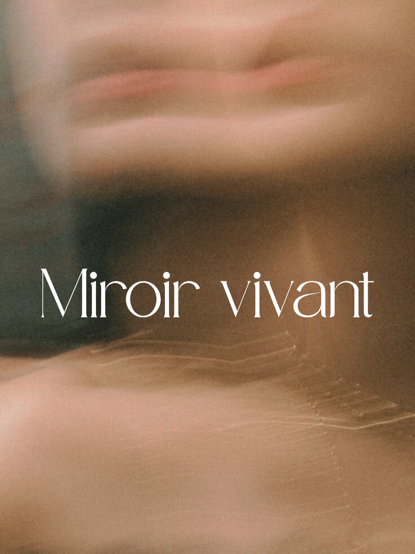 Notre peau, ce paysage vivant.
Elle vit, respire, ressent.
Elle change au fil des saisons, du stress, du repos, des émotions.
Lui accorder du temps, c’est aussi prendre soin de soi en profondeur.
✨ À quand ton prochain moment de reconnexion ?
———
Je suis Océane, facialiste et esthéticienne à Strasbourg.
J’accompagne chaque peau de façon globale pour révéler son éclat et t’apprendre à en prendre soin avec conscience.