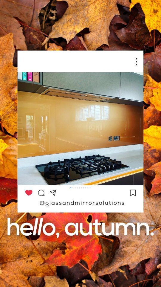 Celebrate the most beautiful of seasons with gorgeous painted glass splashbacks in stunning autumnal shades 😍🍁