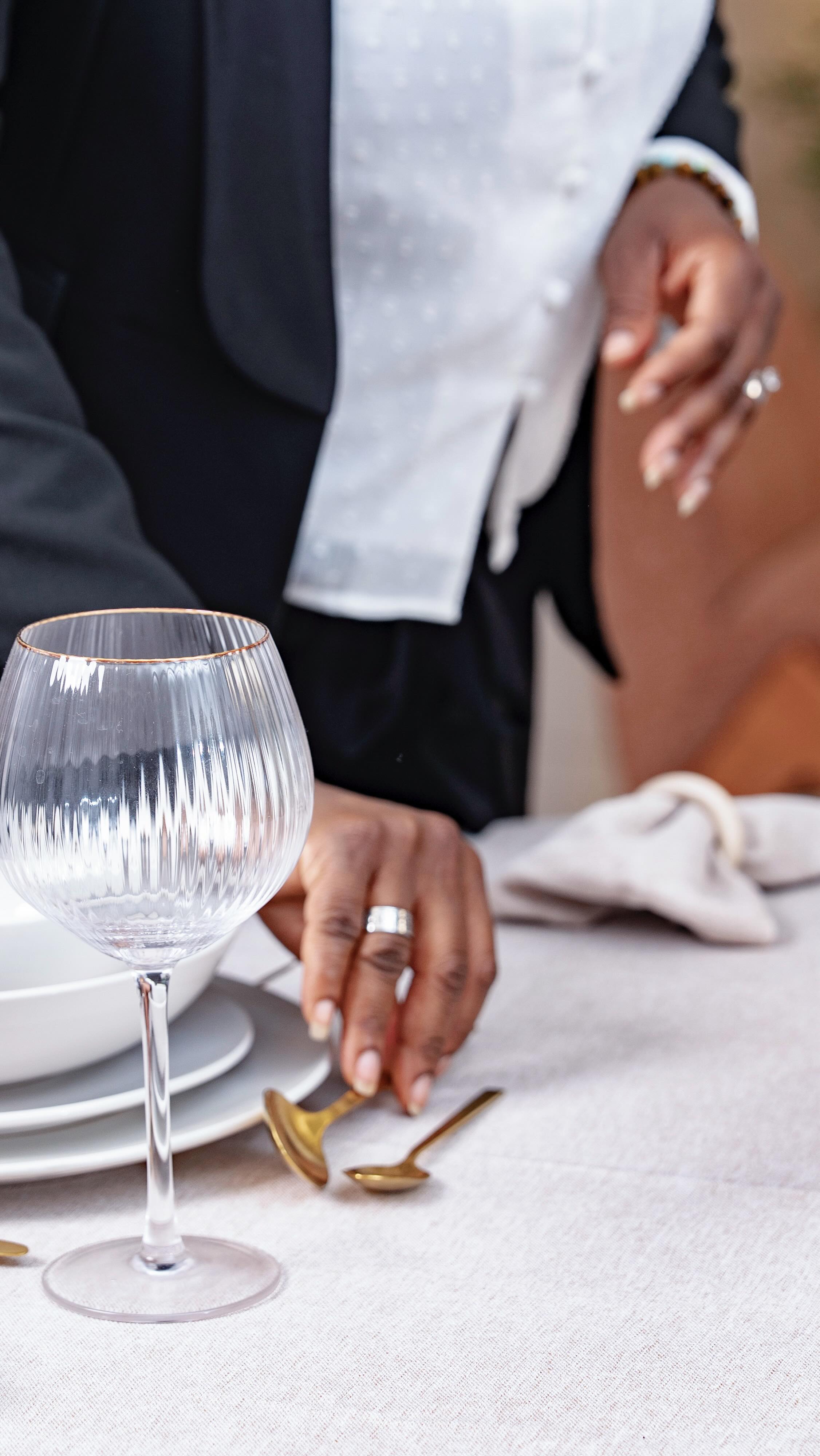 Apprenez à créer des tables élégantes, harmonieuses et inspirantes, où chaque détail compte.
Une véritable célébration du goût et du raffinement, la signature Teralux.
📍 Résidence Malakaï, Ngor Virage
📅 Jeudi 23 octobre
#teralux #artdetable # formation