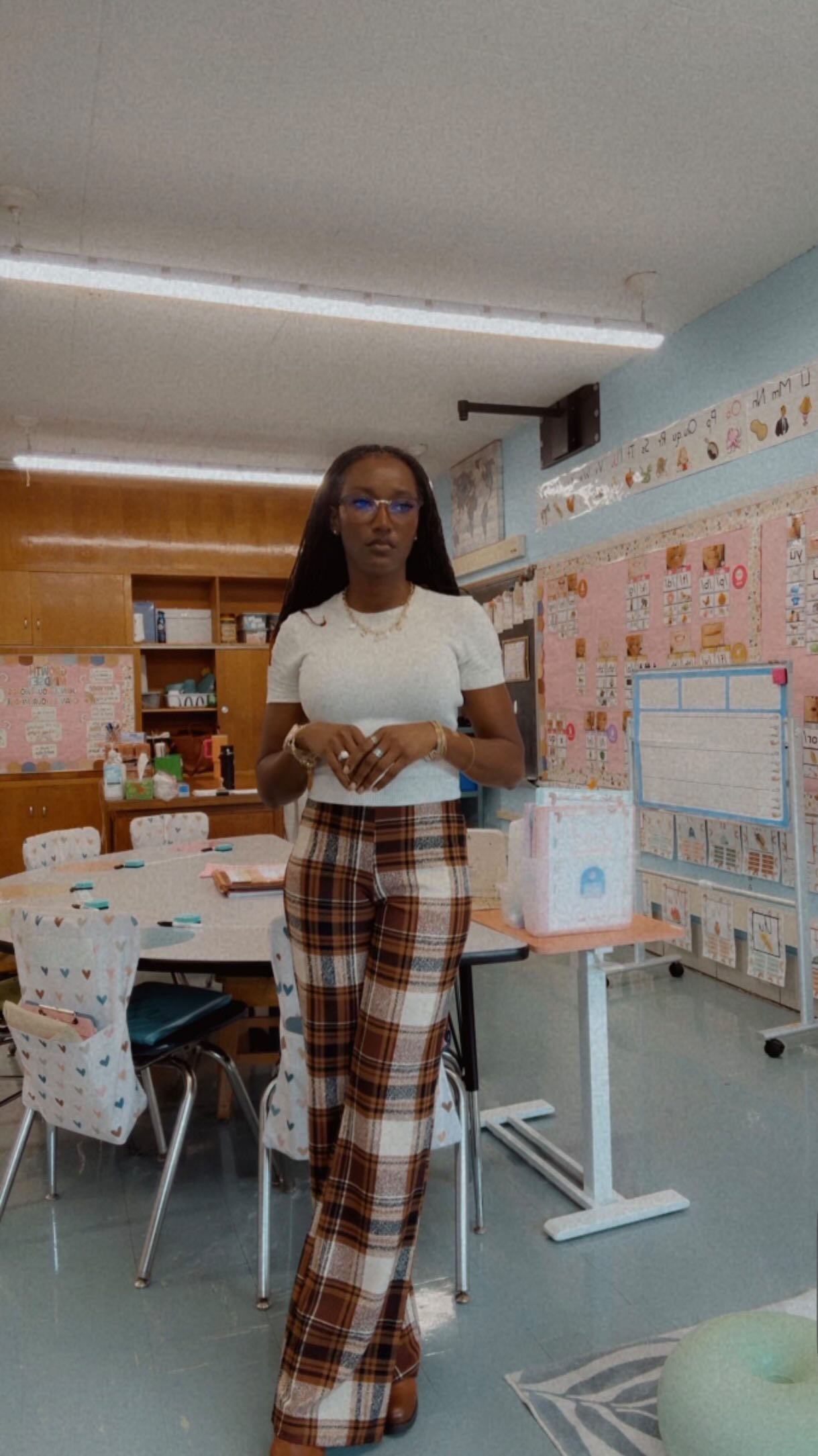 POV: You’re a literacy interventionist trying to squeeze phonics, fluency, comprehension, and a sprinkle of motivation into one 30-minute session 😅
🎯 Goals: catch them up, keep it fun, and still make data magic happen.
#teacher #teachersofinstagram #classroom #fyp #explorepage #literacyintervention