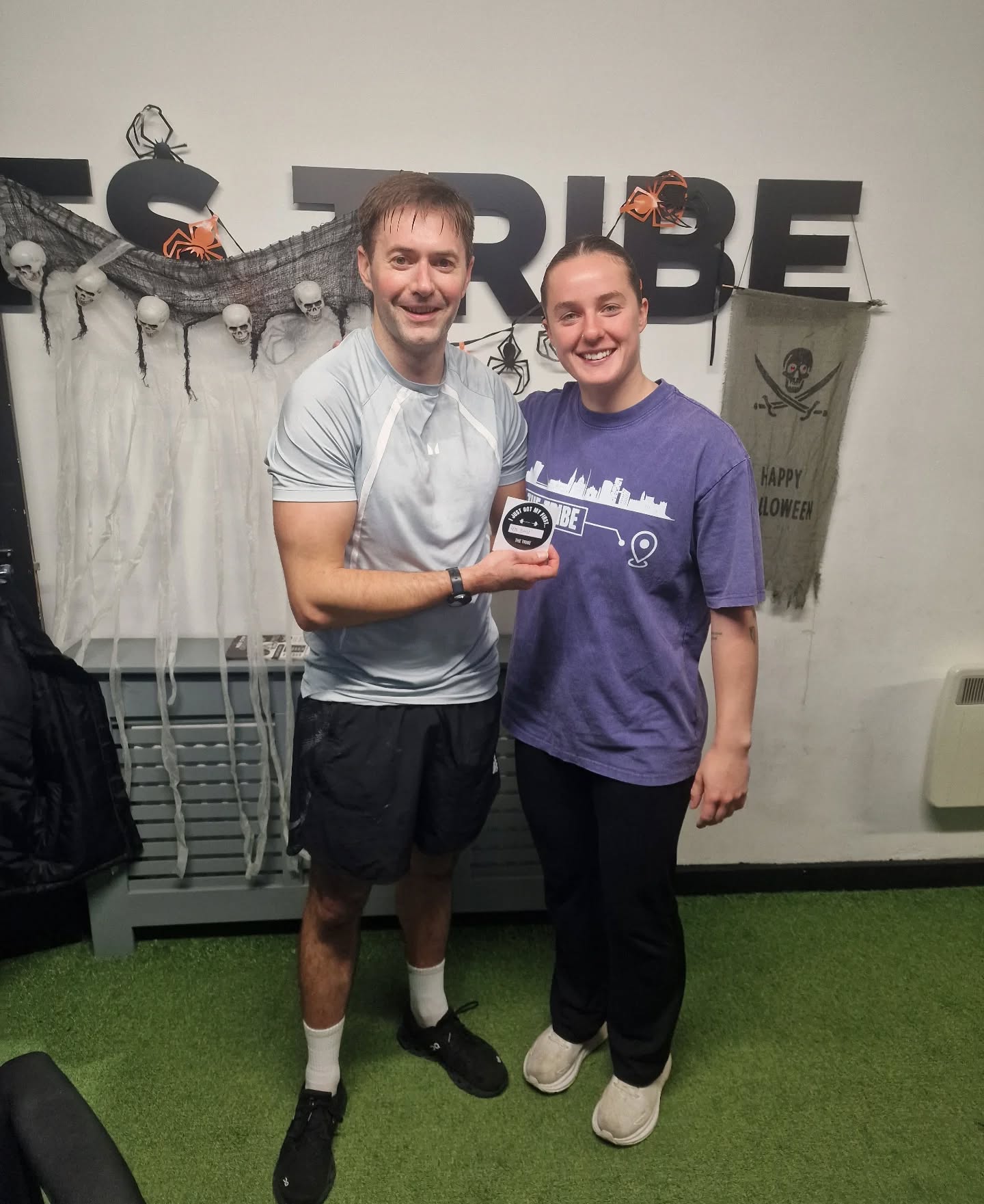 SMOOTH BAR MUSCLE UPS ✅️
Sometimes, it's not only the firsts we celebrate but also the BIG improvements 👏
Well done to Tribe member, and new Dad, Odhran on tidying up his muscle ups and stringing together 5s today!
Coach Kav is super proud 💪
Tribe you can give Odhran a fistbump next time ya see him in class 👊
_______________________________________________
Want to try a Coaching Gym that's different?
Drop us a DM today with the words "FREE TRIAL" and we'll be in touch.
🔗 link in bio for website
🏡📍 CrossFit Santry, Unit 9c Santry Hall Industrial Estate, D09 X63C
🏡📍 CFD Tribe, Drumcondra, D03 RH36
#coach #thecoachinggym #crossfitcoach ##crossfitdublin #santry #Drumcondra