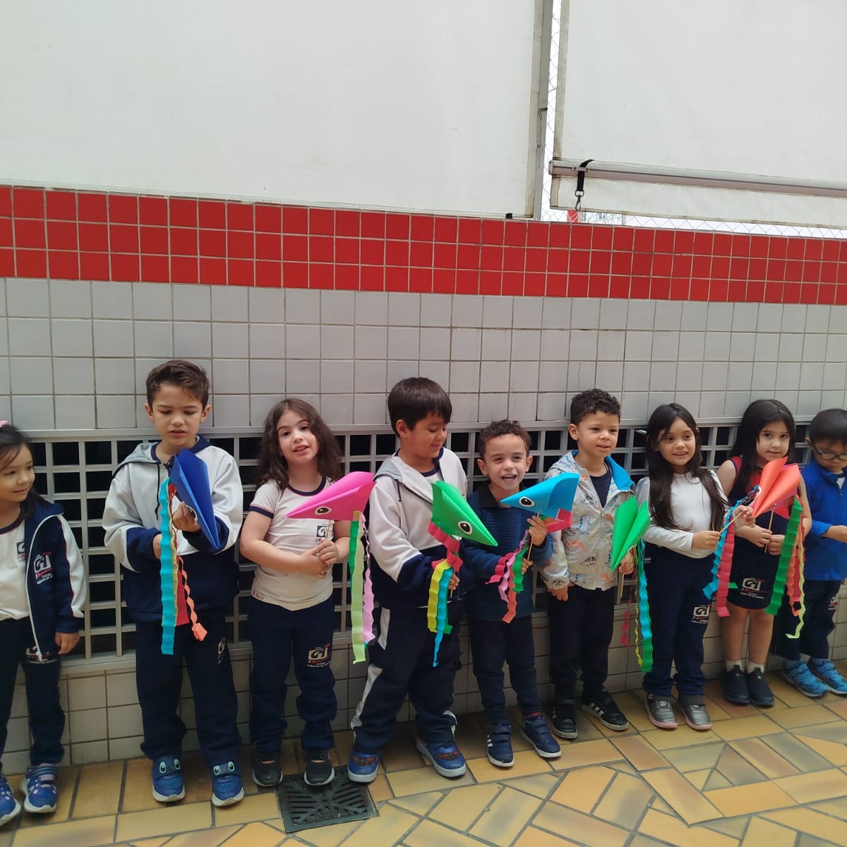 Semana da Criança no Integral!
Entre os dias 06 e 10 de outubro, nossos alunos do Integral se divertiram muito com cabelo maluco, fantasias, brincadeiras na quadra, atividades na sala de dança, jogos de tabuleiro e momentos divertidos na sala de aula!
Foi uma semana cheia de alegria, criatividade e energia, tornando cada momento ainda mais especial!
#somosga #angloalante
#colegioguilhermedealmeida
#SemanaDaCriança #Integral #DiversãoGarantida #Alegria #Brincadeiras #AprenderBrincando