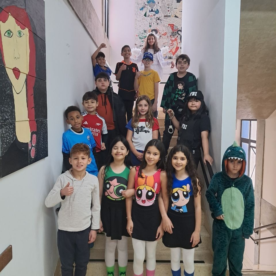 Semana da Criança incrível no Colégio!
Entre os dias 06 e 10 de outubro, nossos alunos se divertiram muito com fantasias, atividades e brincadeiras na sala de dança e na quadra!
Agradecemos às professoras Brites e Solange pelo carinho e dedicação em tornar esses momentos ainda mais especiais.
#somosga #angloalante
#colegioguilhermedealmeida
#SemanaDaCriança #DiversãoGarantida #Alegria #Brincadeiras #CulturaEscolar