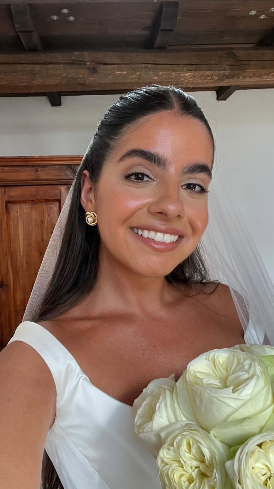 These moments just before the ceremony, the world slows a little ~
I only met the beautiful @vanessa_antar the day before in Italy, but I already knew what a dream she would be to work with.
It’s the greatest privilege when a bride trusts you with her look, even more so when you’ve travelled across Europe without even doing a trial!
Together we created her bridal look, that felt effortlessly ‘her’ - refined, chic and quietly confident.
Hair & Makeup @____cesca____
Planning @morettievents
Venue @villacozzano
Bridalwear @viviennewestwood
Photographer @elisarinaldiphoto