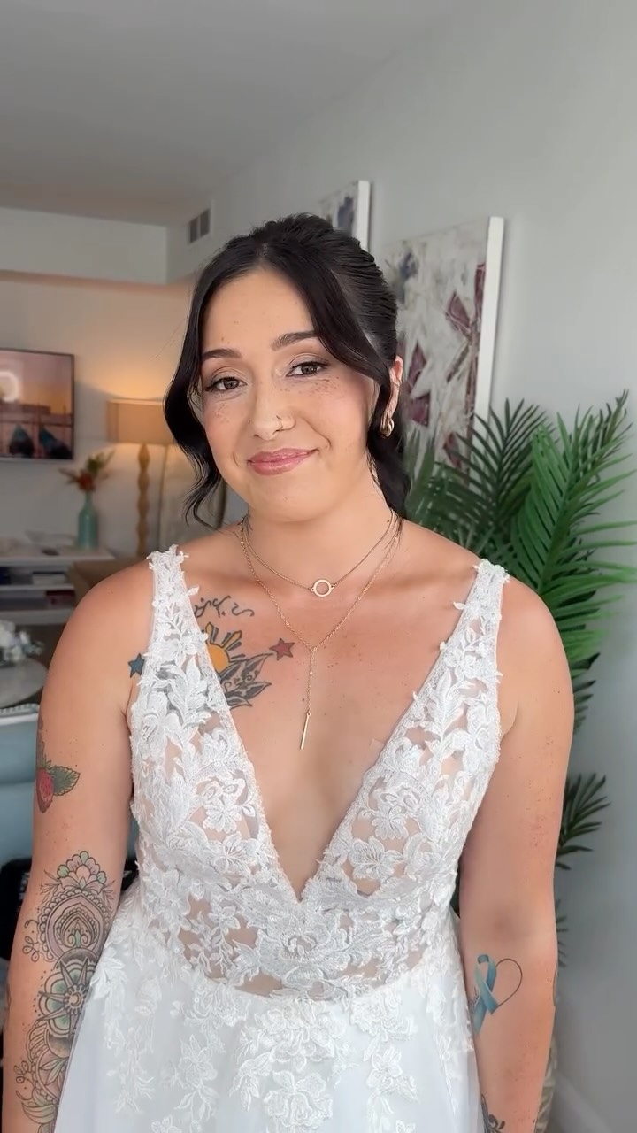 🤍 N I C O L E 🤍
Natural glam never looked so good! ✨
Nicole’s glowing bridal makeup paired with her voluminous high ponytail was giving all the bridal vibes! 💍
Thank you Nicole!
#airbrushmakeup #velbella #velbellaairbrush #velbellabride #airbrushed #sunshinecoastmakeupartist #sunshinecoasthairstylist #bridalmakeup #naturalmakeuplook #sunshinecoastwedding #brisbanemakeupartist #brisbanebrides #bridalhairandmakeup