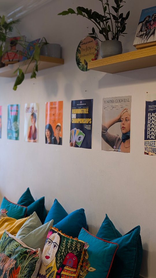 The incredibly talented @sammyspaintedsigns has been showcasing her creative design skills as we officially release our new events season!
Haven't booked yet? Just head over to our website to find out more about the diverse range of events we have on offer 🍁🍂
#creativebookshop #bookshopevents #suffolkbookshop #communitybookshop #manningtreebookshop #booksaremybag #bookshopday #bookish #eventseason