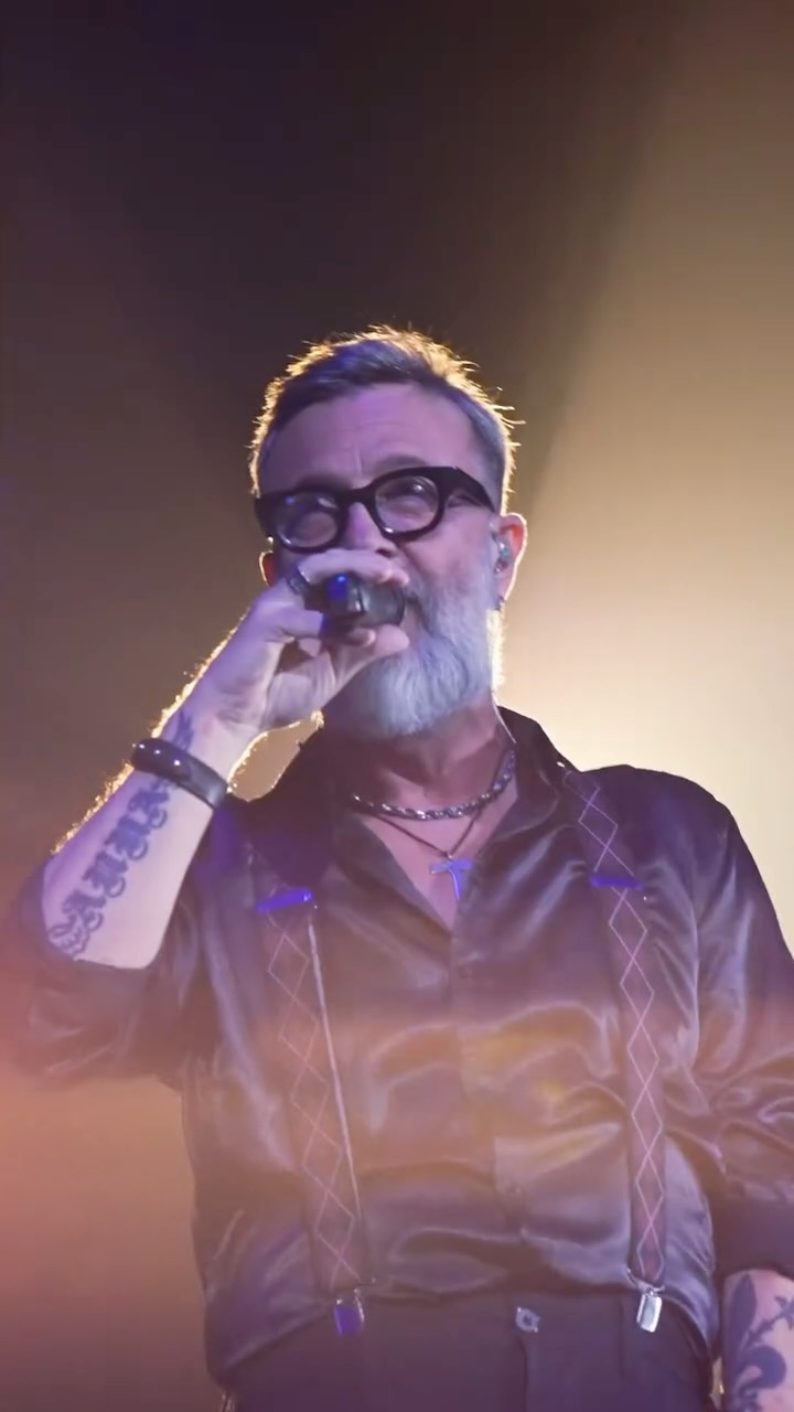 Roma nel cuore ❤️
Il primo palazzetto del tour è andato, ci vediamo questo venerdì all’@unipolforum di Milano e sabato al @mandelaforum di Firenze!
Vi aspetto!
Video @emiseven
#MarcoMasini #CiVorrebbeAncoraIlMare�@friendsandpartners @momyrecords @concerto.official @rtl1025 @birindelliauto