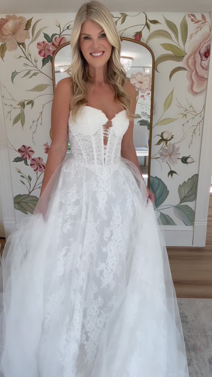 āI wanted something that felt like a promise, not just a dress.ā - Marilyn Monroe.ā¤ļøā¤ļøā¤ļø #abridesdesign #weddingdress #clevelandbride #bridalshop #bride #wedding #clevelandwedding #weddinginspo