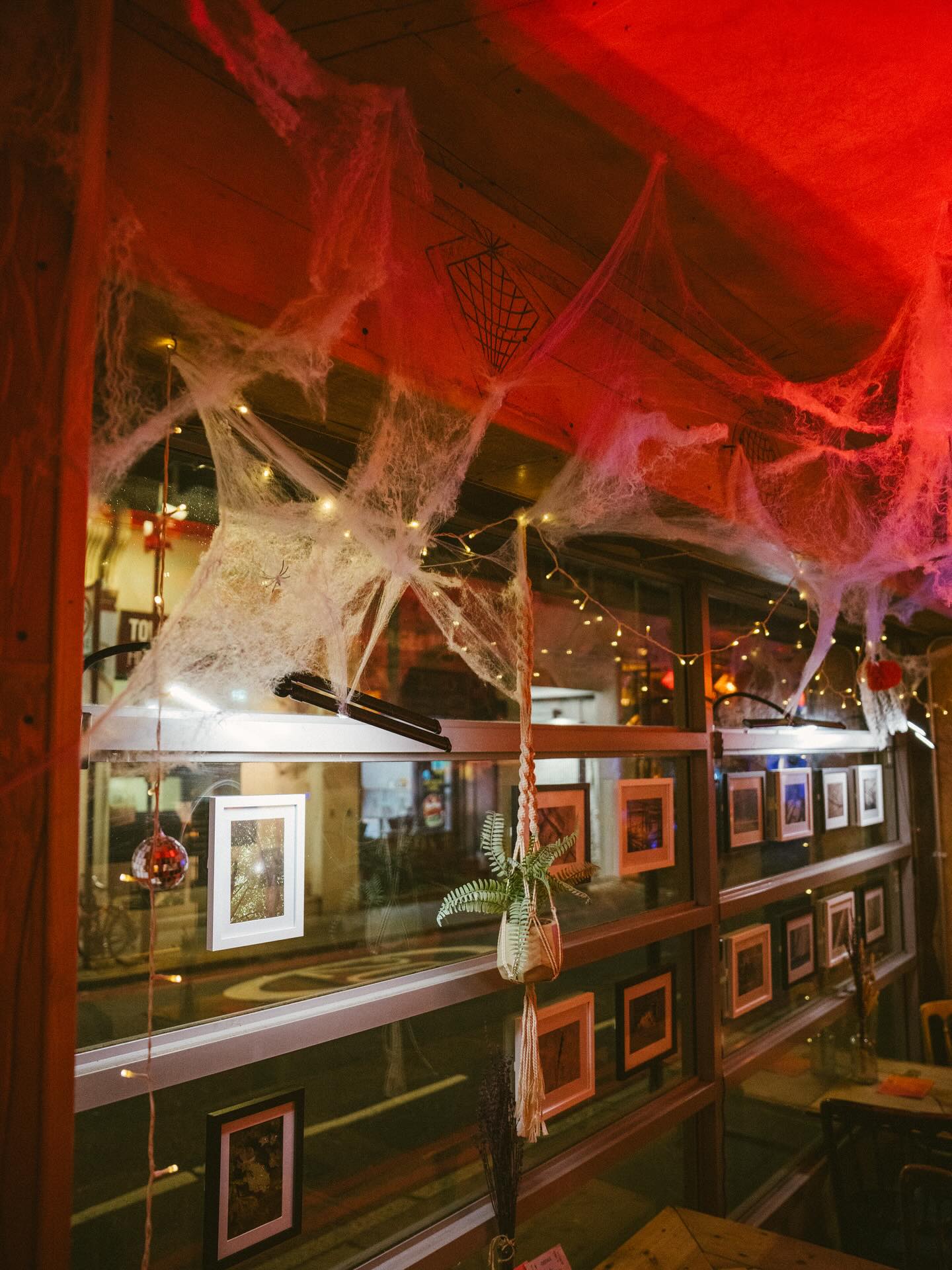 READY FOR HALLOWEEN!!!!#coctails #halloweekend #halloweeen #lgbt #lgbtqiap #artpic #artshow #queerart #queervibe #queerfashion