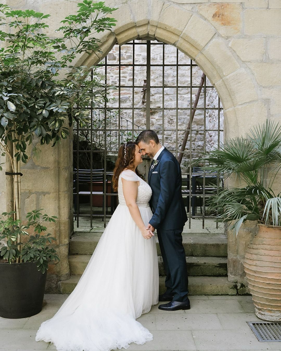 📍 Boda en la costa del País Vasco en Hondarribia✨
Acompañar a Stéphanie y Alberto fue un verdadero honor. Una pareja llena de buena energía, auténticos, intensamente felices y sin miedo a vivir su historia a su manera.
Ser parte de momentos así me recuerda por qué amo la fotografía documental de bodas: historias reales, sin poses forzadas, solo conexión, emoción y verdad.
Gracias por confiar en mí para capturar este capítulo tan importante. 🤍
⸻
#bodaenelpaisvasco #fotografadebodas #bodaintima #bodasdiferentes #fotografiadocumental #destinationwedding #bodahondarribia #bodasansebastian #bidabilbao #parejasreales #weddingbasquecountry