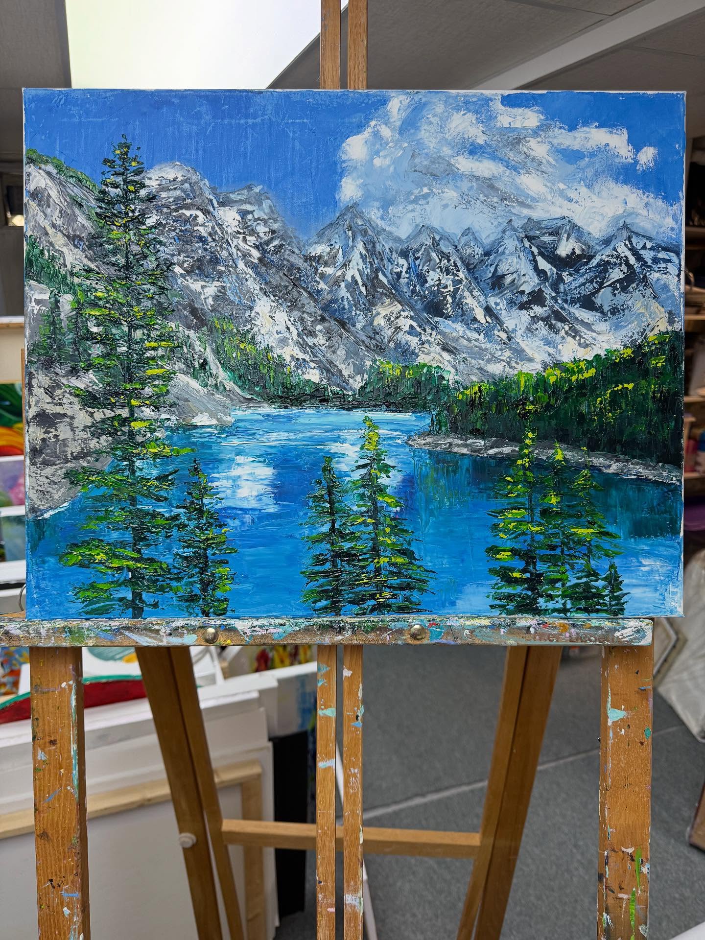 I painted this mountain ridge and lake a few years ago—one of those moments when I was exploring and challenging myself.
I just added a few finishing touches, and now it’s ready for a new home.
#MountainPainting #LakeArt #TurquoiseLake #CanadianArtist #PaletteKnifePainting #OilOnCanvas #NatureInspiredArt #ArtForYourHome