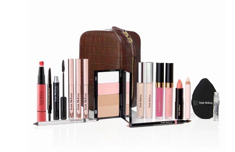 Introducing Trish McEvoy’s cocoa croc planner that is housed in a rich, cocoa-colored, and vegan crocodile-embossed leather case! 💕
Inside you’ll find a curated selection of makeup essentials (eyes, lips, face, brows) arranged for easy application that will make the skin feel radiant and refresh! ✨
Available now at Beauty and Main 🫶🏼
#trishmcevoy #cocoaplanner #fallmakeup #beautyandmain #shoplocal