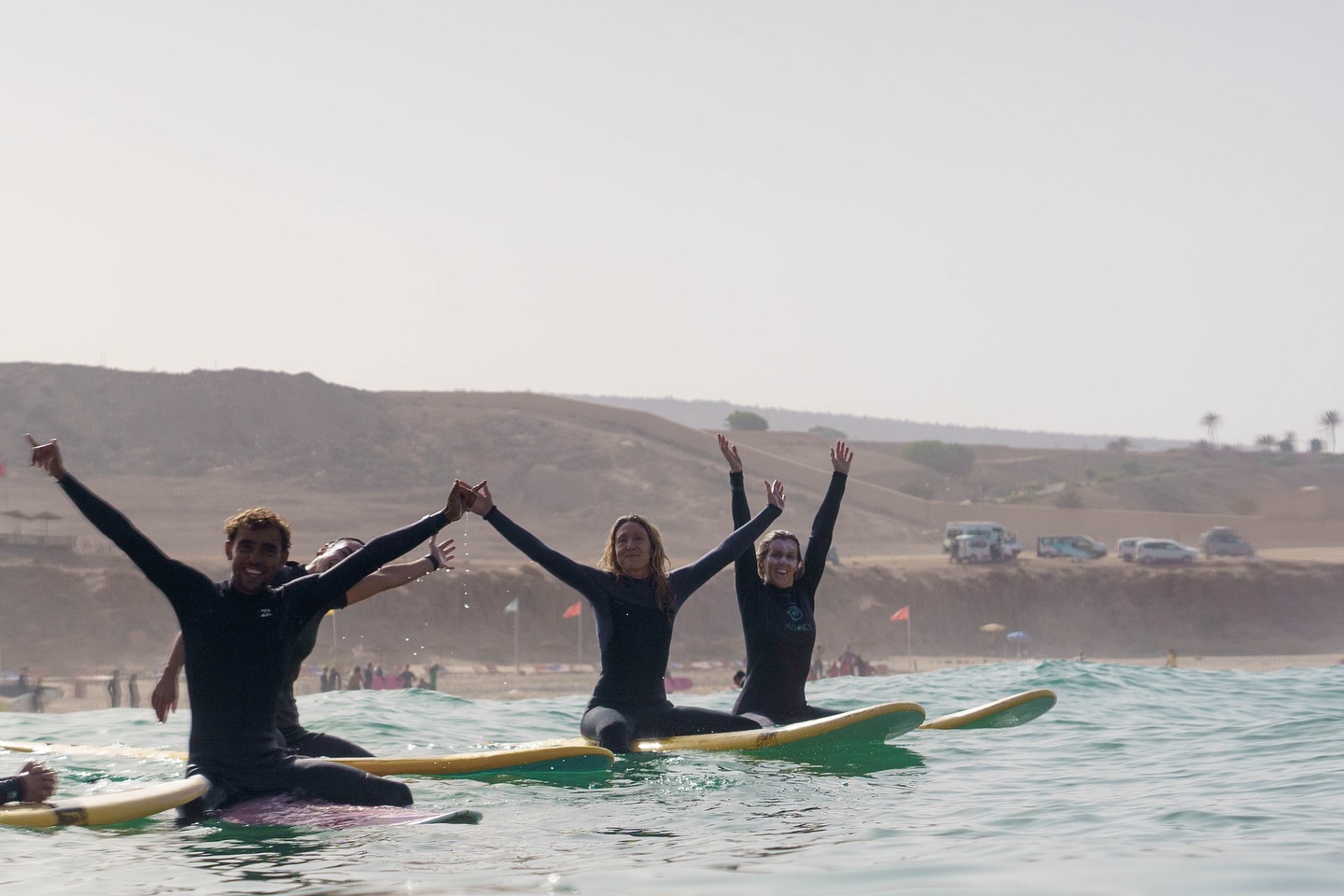 Smiles, sunshine & salty hair for 8 straight days 🌴
The @shakasurf_women brought all the good energy — still can’t wipe the grin off our faces 🤙🏽✨
📸: @libbijones 🩵
#surfergirl #enjoy #movement #surfing #surfingmorocco #surfcamp #surftrip #girlstrip #solotravel #taghazout #melosurfandyoga #surfcampmorocco