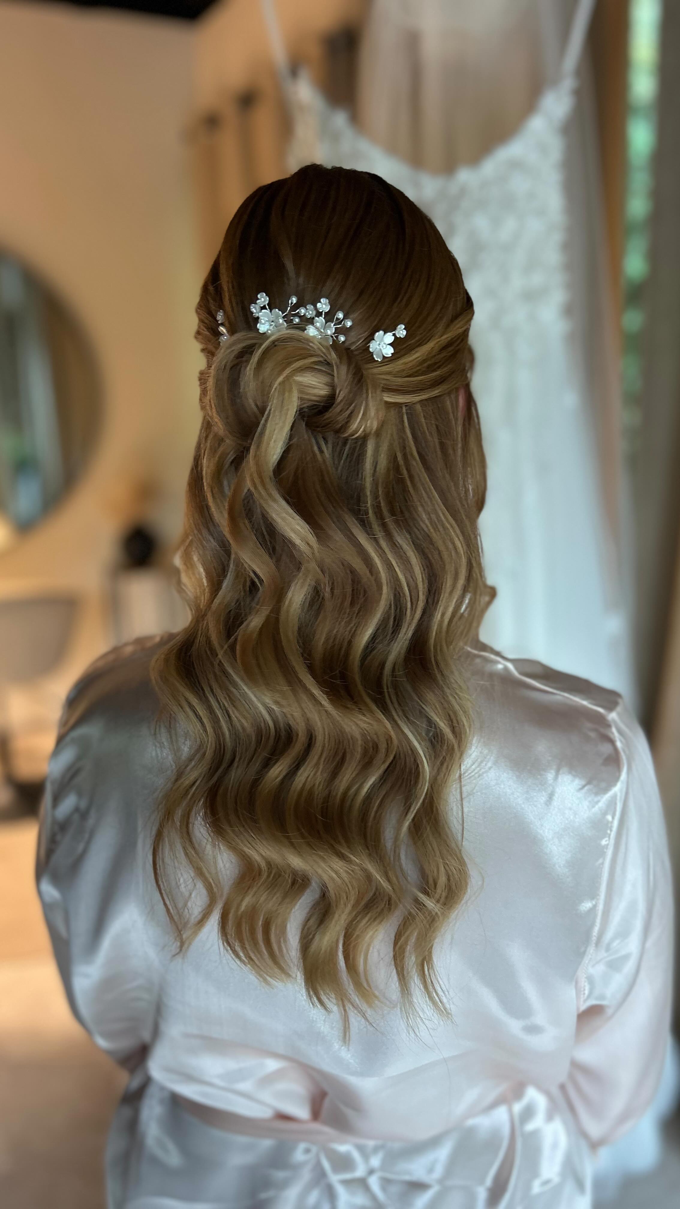 🍁 Der Herbst verabschiedet sich – und mit ihm eine wundervolle Hochzeitssaison 🤍
Ich blicke dankbar auf viele besondere Momente zurück. Herbsthochzeiten haben für mich immer einen ganz eigenen Zauber – warmes Licht, gemütliche Stimmung und pure Entschleunigung. ✨
Und während sich die Saison langsam dem Ende zuneigt, freue ich mich schon auf die kommenden Winterhochzeiten ❄️ – festlich, emotional und einfach magisch.
#Herbsthochzeit #Winterhochzeit #Hochzeitssaison2025 #WeddingSeason #Hochzeitsinspiration #Hochzeitsmomente #AutumnWedding #WinterWedding