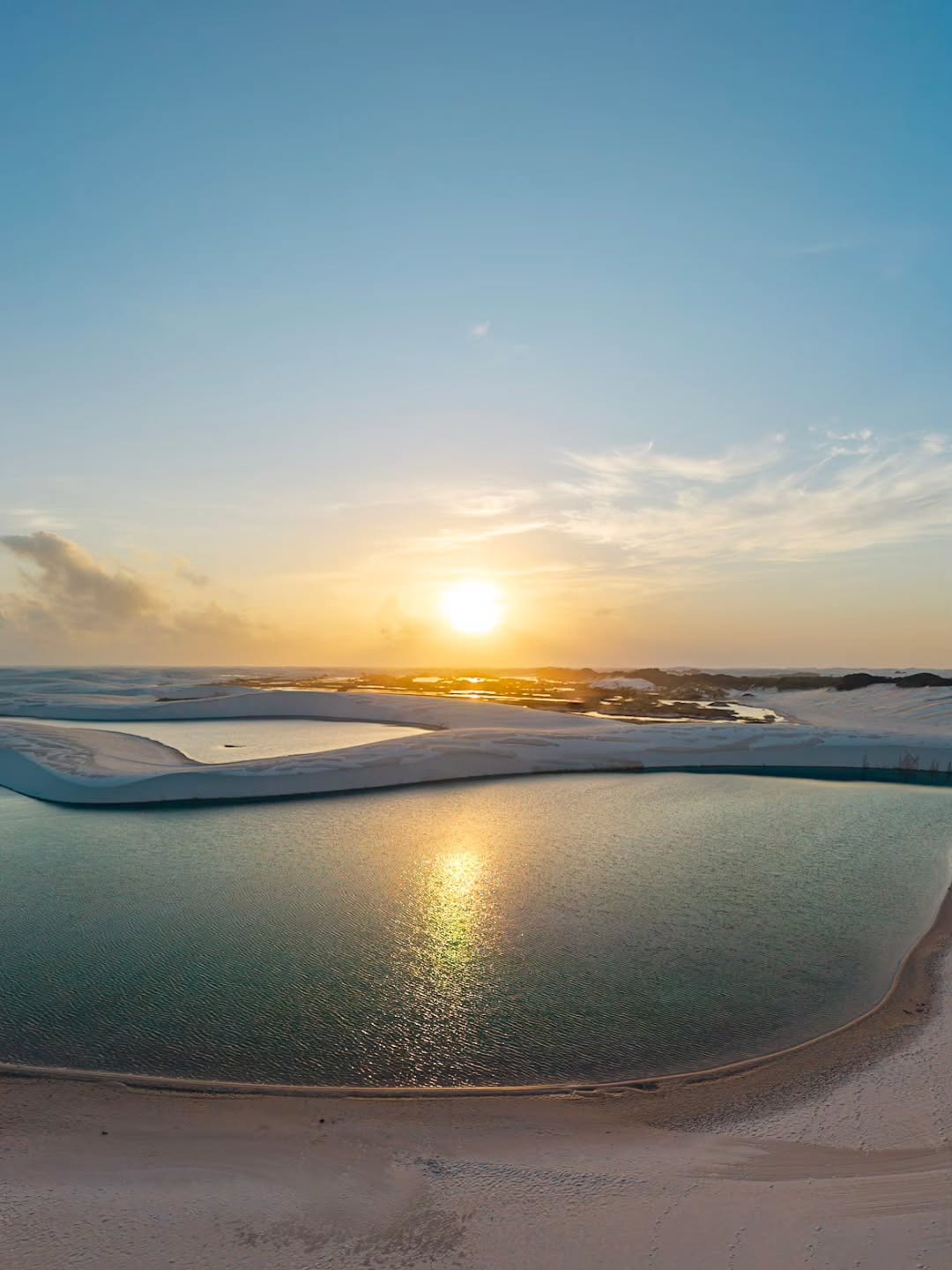 Uma luz como essa é um privilégio.
Lugar mágico.
Você conhece ou tem vontade de conhecer os Lençóis Maranhenses?