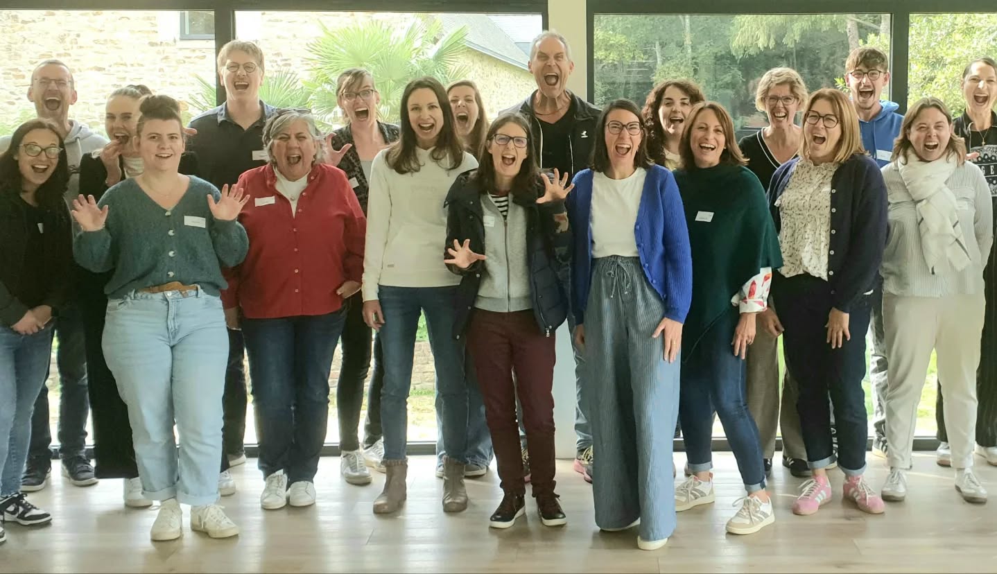 SEMINAIRE D'ENTREPRISE :
Ravi d'avoir pu participer au séminaire interne annuel organisé ce mois-ci à Lorient par l'IFRIA Bretagne. Au programme de cette journée, plusieurs séances de respiration pour apprendre à maîtriser son souffle. Pour rappel, la respiration contrôlée offre de nombreux avantages au service de la cohésion interne et du bien-être au travail. Plus d'informations sur mon site web www.ericruff.fr
#respiration
#respirationconsciente
#bienetreautravail
#seminaireentreprise
#lorient