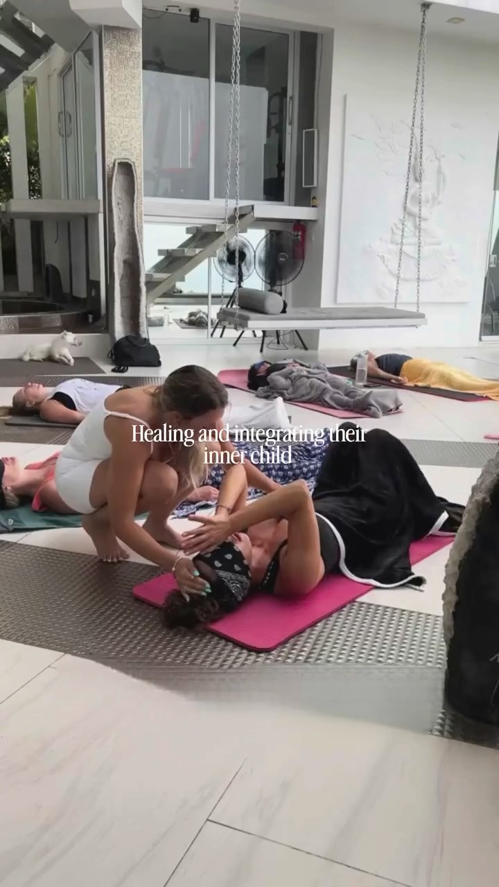 Every session is wildly different + I’m constantly humbled by the spectrum of experiences people can have.
From deeply relaxing, to releasing trapped emotions and trauma through the body, to receiving intuitive guidance, tapping into inner wisdom, or connecting with loved ones who have passed and sometimes, “nothing” (until integration).
Intention setting is so important but also the surrender of expectations and allowing what wants to come through + to be shifted.
Curious how a session or container could shift your energy? Currently offering in person sessions in Vancouver + online 🤍
#breathworkhealing #breathworkfacilitator #breathworkvancouver #healingjourneys #traumarelease #somatictherapy #breathworkjourney