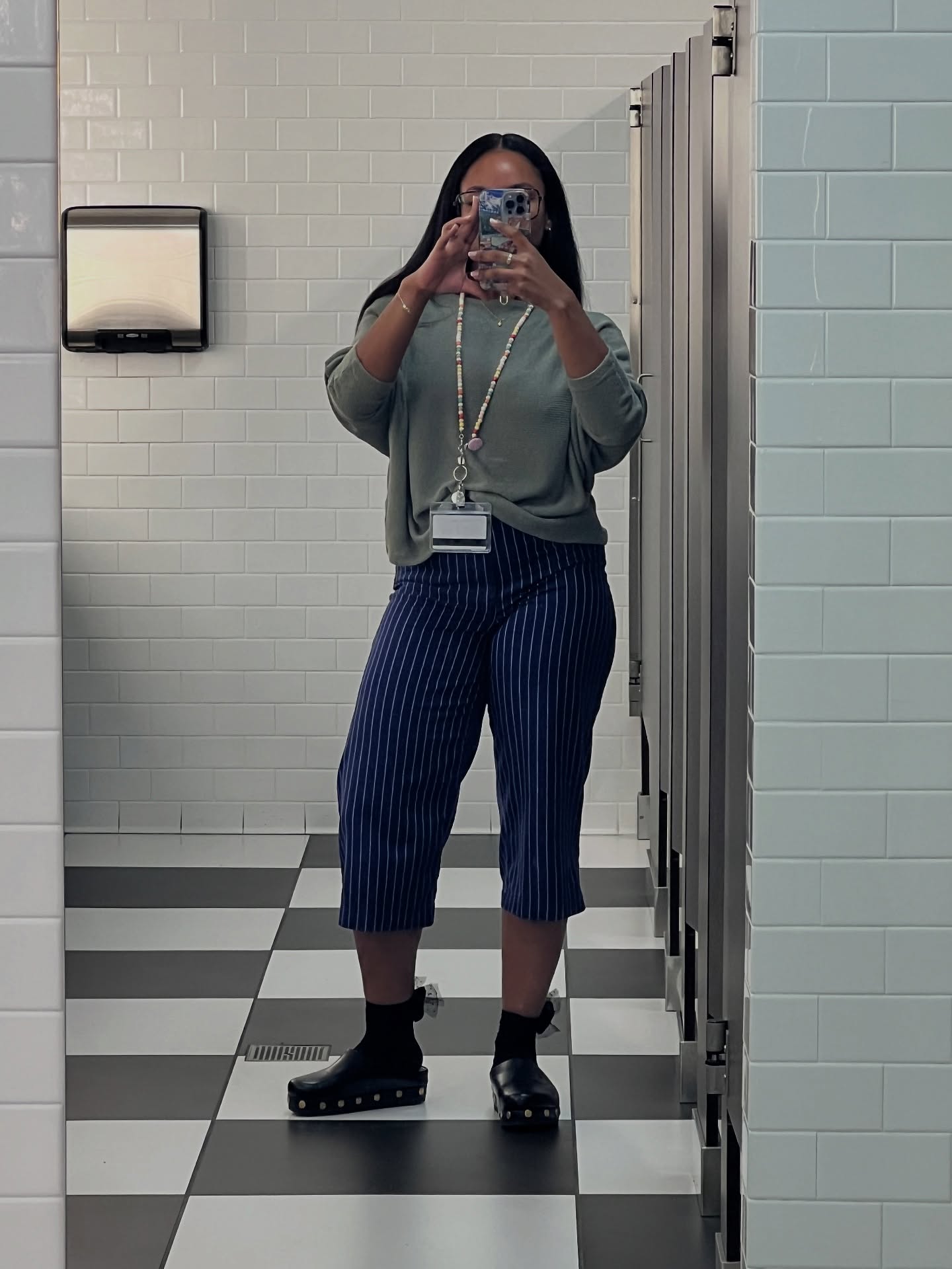 Cute, comfy, and classy ✨ Effortless work outfit inspiration that blend everyday wear with executive energy. 💼
#workfitinspo #smartcasualstyle #officeoutfit #everydayelevated #cuteandcomfortable
#corporatechic #classicstyle #workwear
#effortlessstyle #outfitoftheday