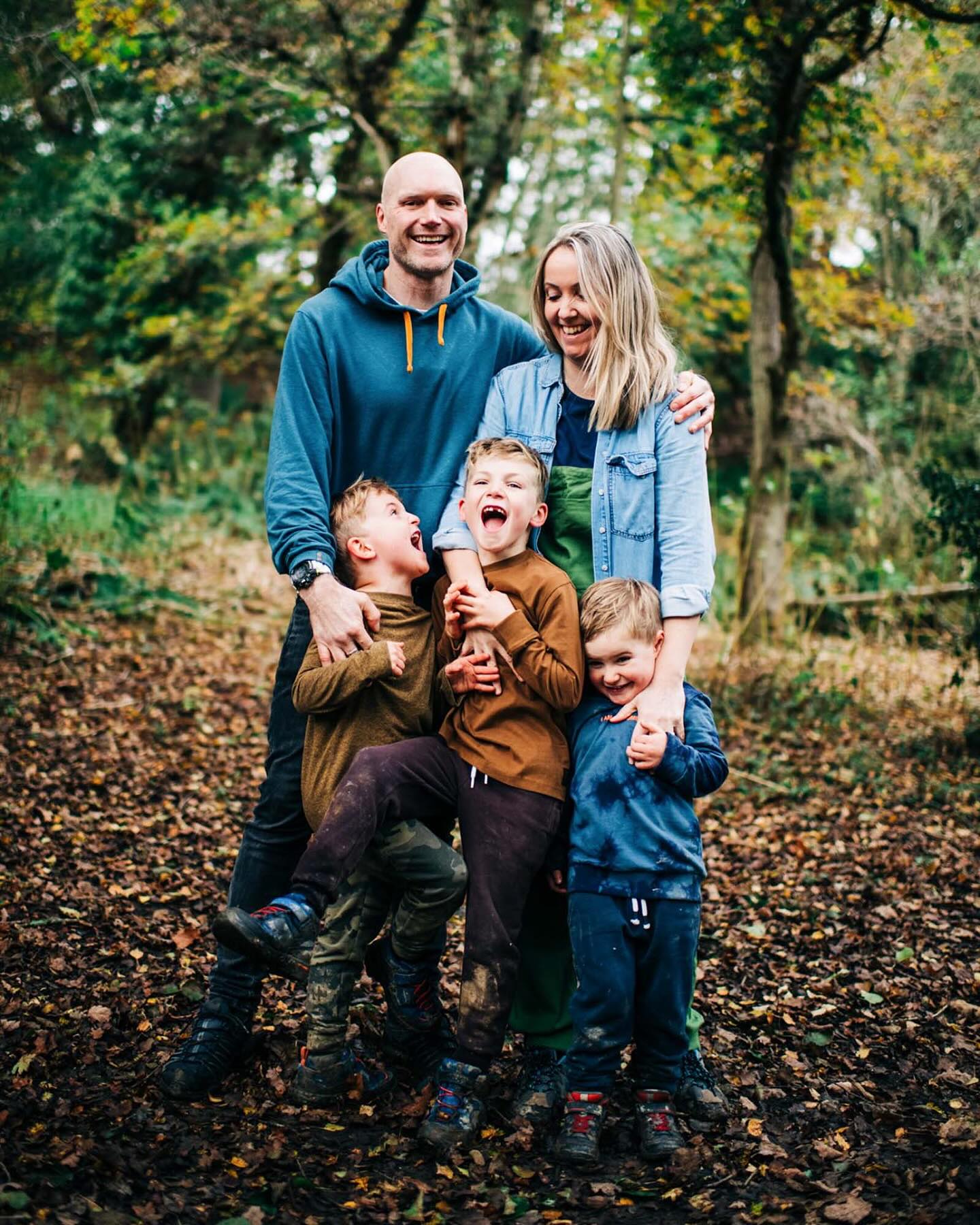 An autumn shoot from the archives. This was 2020, as we were coming out of lockdown. This gorgeous family spent so much of lockdown in this forest, so these pics captured a really special time for them ♥️
.
.
#autumnfamilyshoot
#autumnfamilyshootnewcastle
#autumnfamilyshootdurham