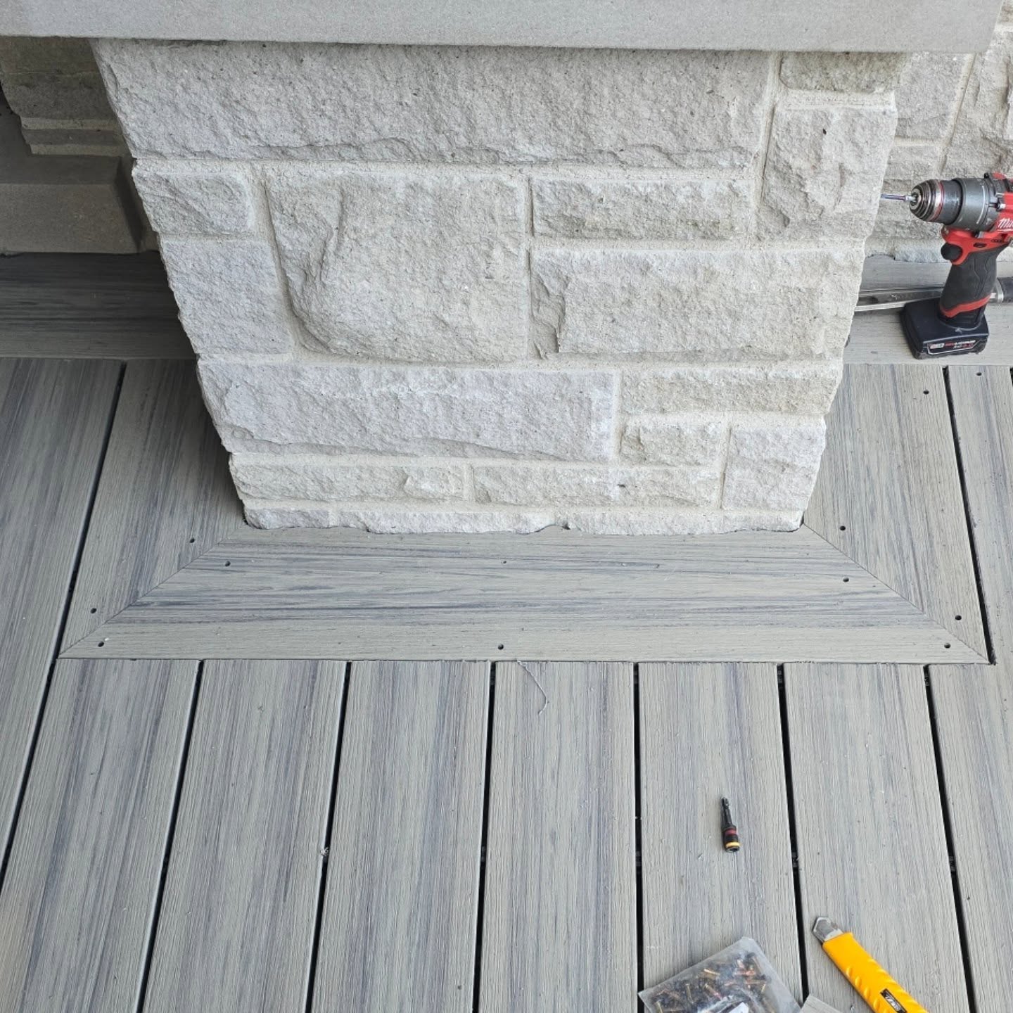 The amount of work that went into making this little section happen is 🤯
#scribe #carpenter #deckorators #deckbuilder