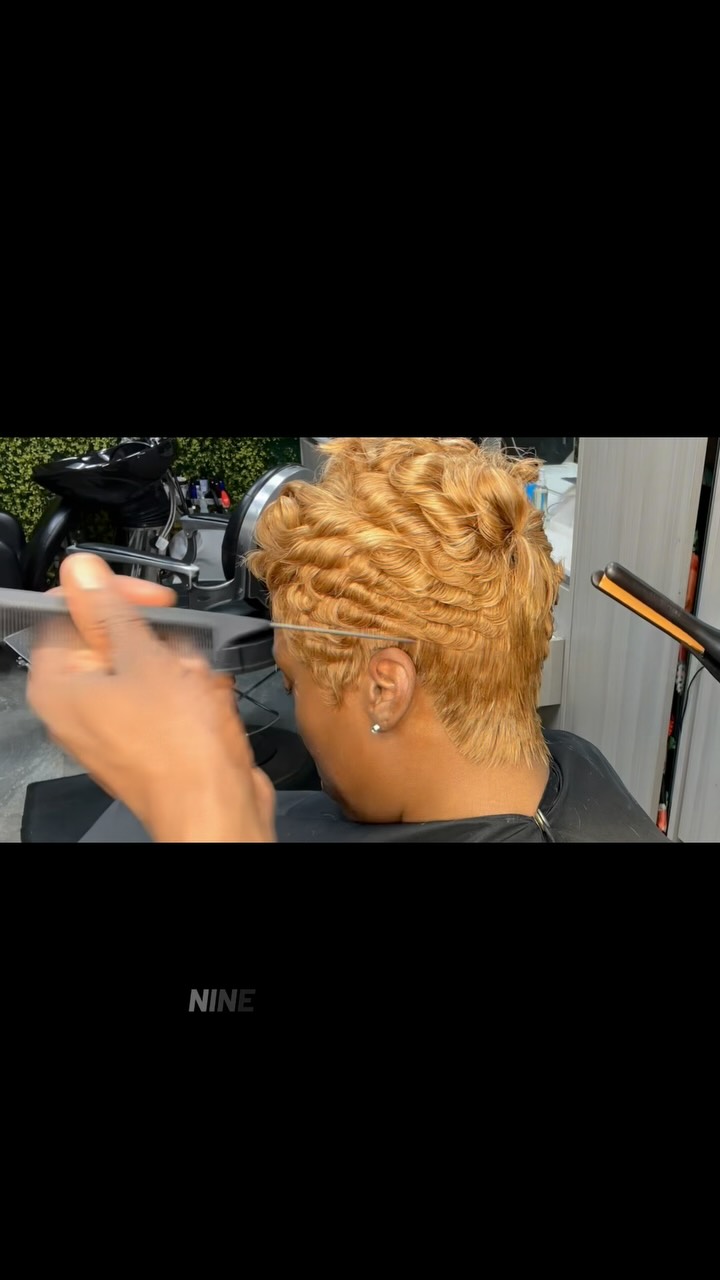 On today’s agenda we have the curation of a #quickweave Book your consultation at wwwTheHairgician.com
#pixiecut #hairtutorial #bridalhair #shorthair