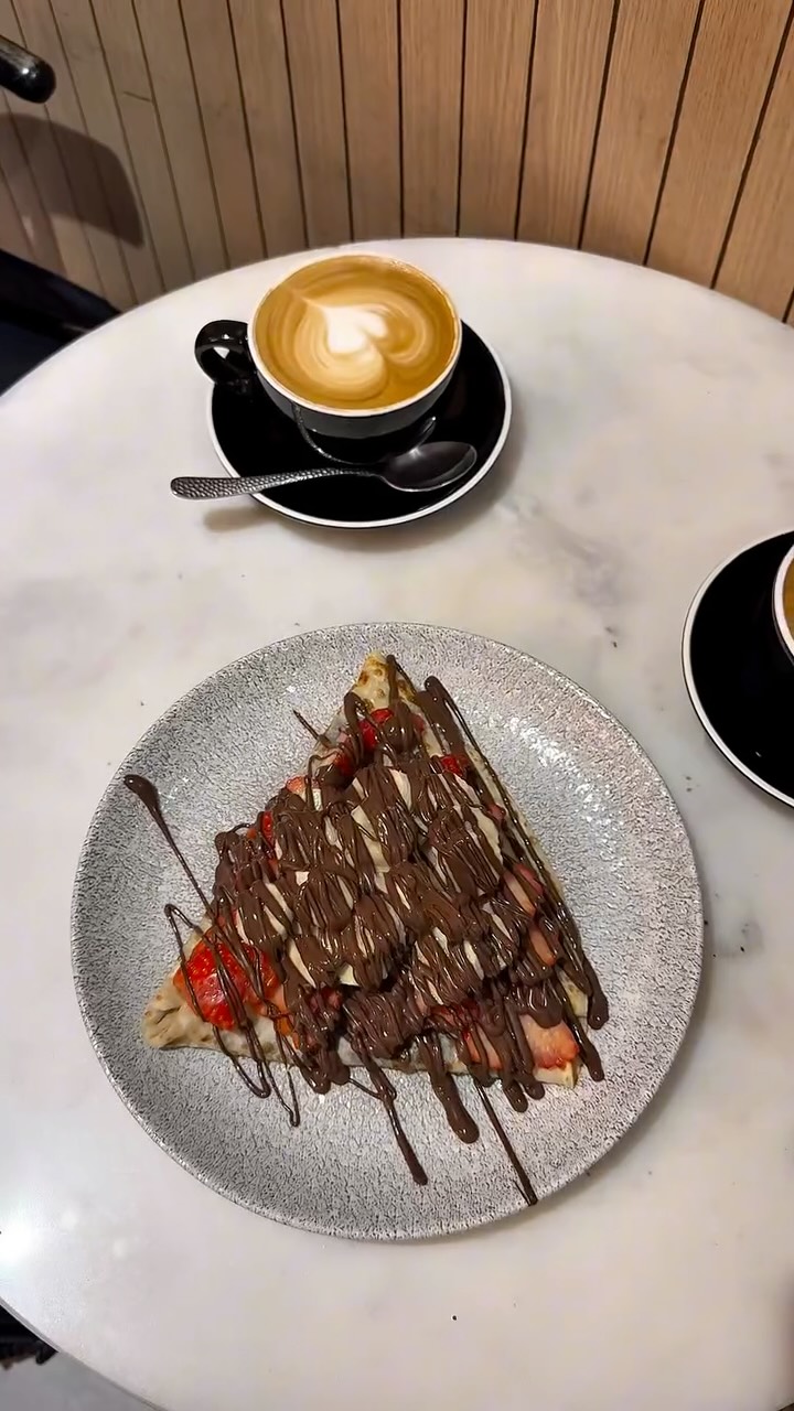 We know how to cheer up our custoners 😉
#7dials #sevendials #nealsyard #healthy #avocadotoast #avotoast #lunch #lunchtime #lotuslatte #vegan #besthotchocolate #hotchoc #hotchocolate #besthotchoc #coventgarden #coffee #london #coffeeshop #londoncoffeeshops #amelialondon #healthy #instagood