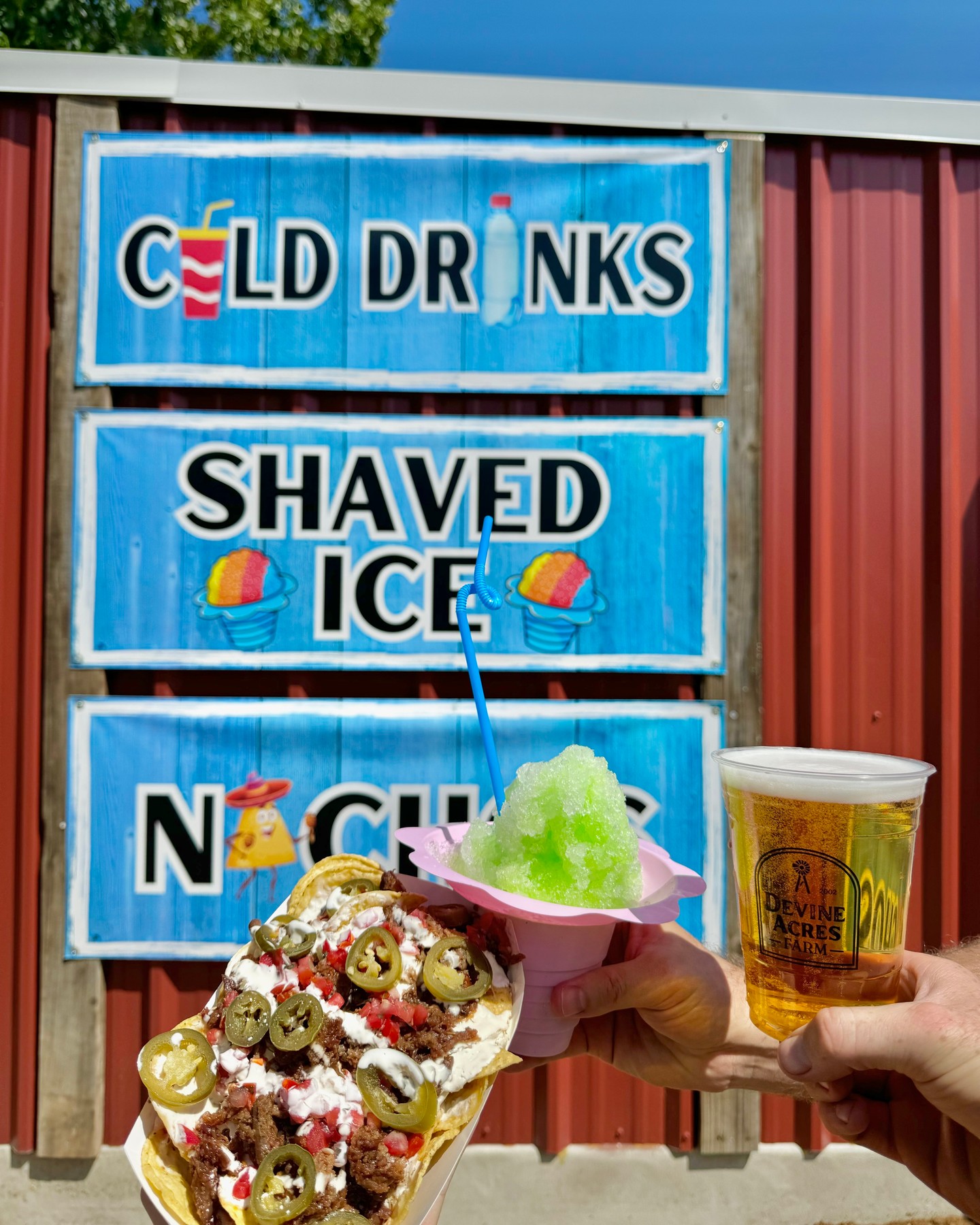 If you're comin' out this season, be sure to visit our brand new food area, The Roadside Concessions! Located just across from The Grove/Pumpkin Patch.
Here you can find delicious nachos, ice cold drinks, and shaved ice. 🌮🥤🍧
Open Saturday 10-8 & Sunday 10-6 thru November 2 for Fall!