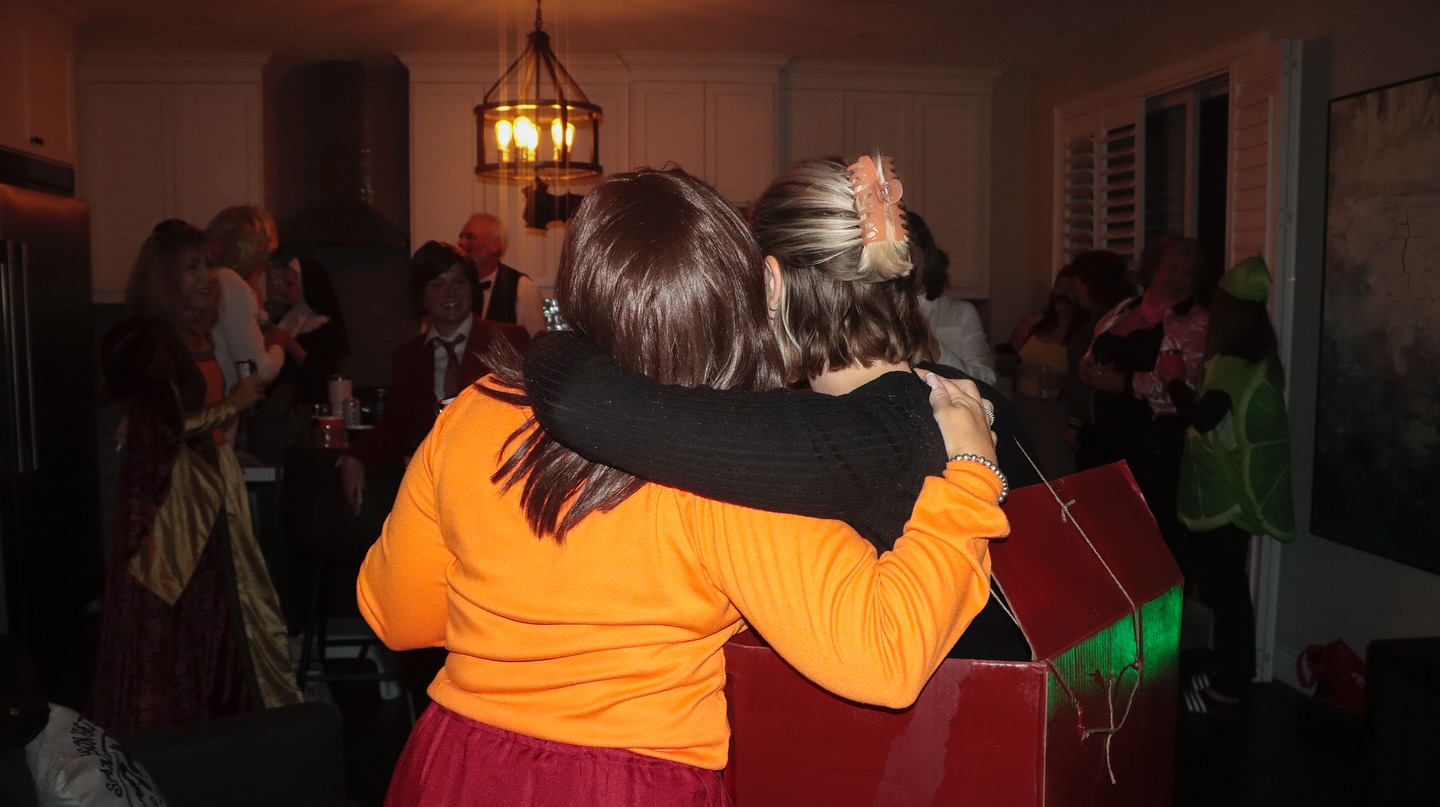 A little throwback to one of the best Halloween parties ever!! 🧡🖤 💜
Thank you Julie, Eoin & the Cassidys for hosting such a fang-tastic night!🧛🕸️🪩
Forever grateful I got to capture these spooky good memories 📸👻
#HalloweenThrowback #SpookySeason #EventPhotography #GrassRootsOriginals #HalloweenParty #Grateful