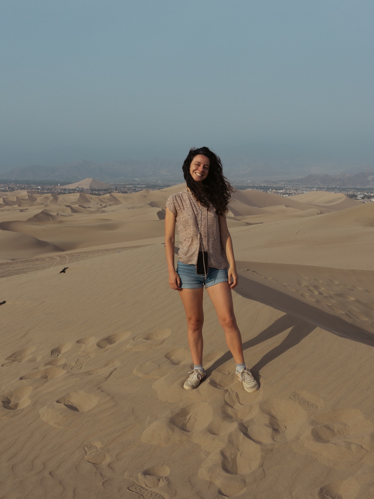 We almost skipped Huacachina, but last minute decided to go. And it was so much fun! Dune buggy, sandboarding, and National Geographic moments in Ballestas Island where we saw penguins, sea lions and even baby ones too.
#huacachina #dunebuggy #sandboarding #peru #paracas #ballestasislands #nationalgeographic #photography #sunset #desert