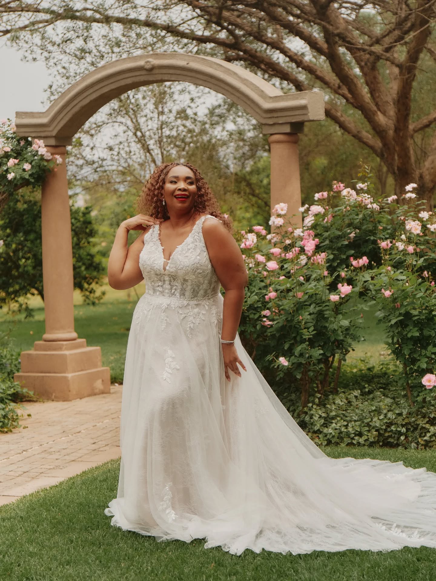 Where every bride's dream becomes her perfect melody✨️
Book your bridal consultation - 082 852 6285
#weddingdress #engaged #wedding #bride #olivelli