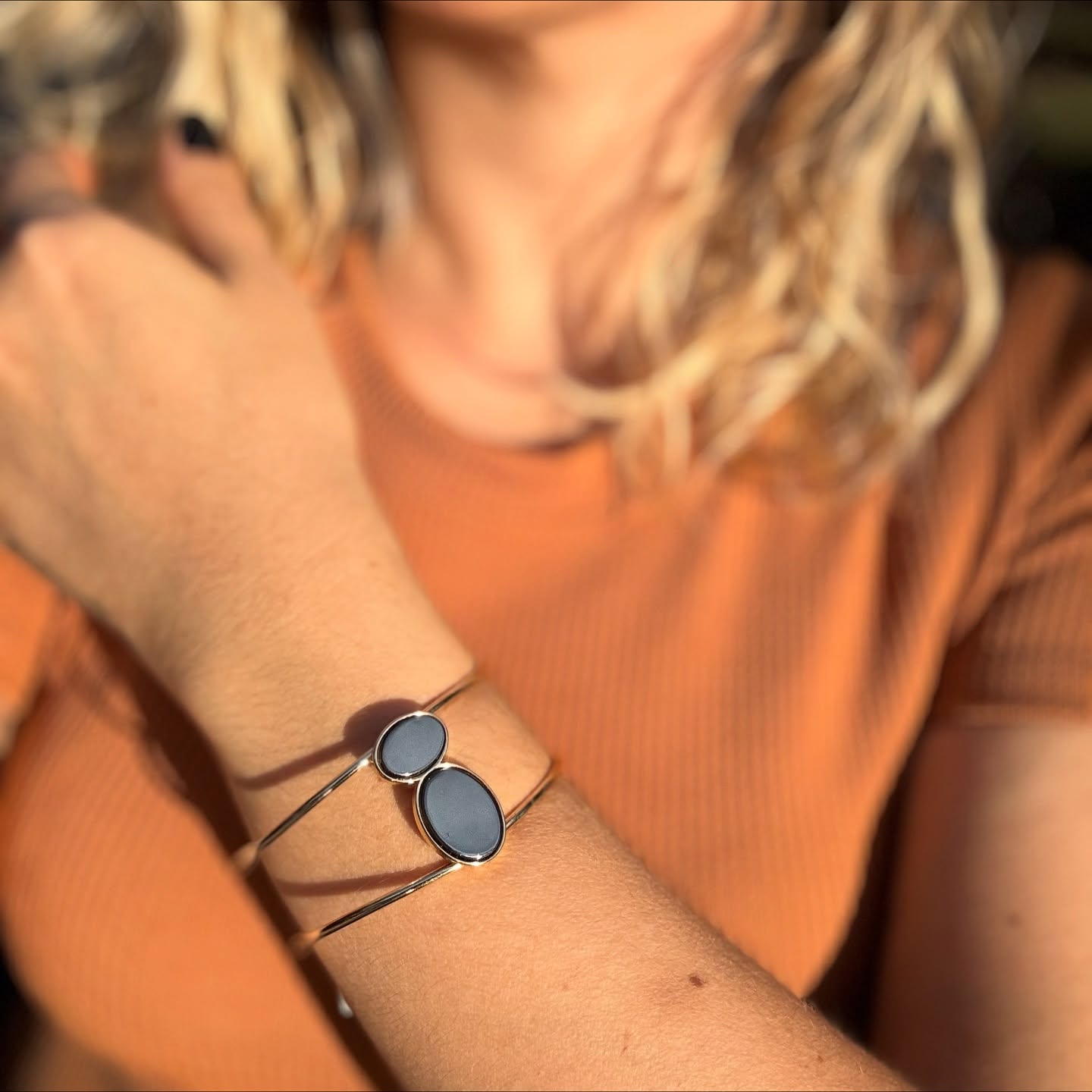 Um toque de elegância e proteção no seu look.
O bracelete de hematita é aquele acessório que transforma o básico em sofisticado ✨
👉 Disponível na Turmalina Acessórios!