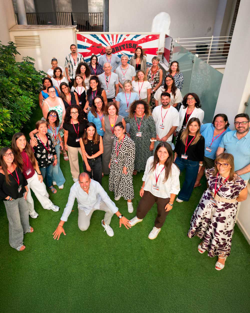 Per Just British abbiamo curato anche la realizzazione del servizio fotografico ufficiale dedicato allo staff e ai teachers, con l’obiettivo di presentare e valorizzare le persone che ogni giorno rendono speciale l’esperienza formativa in aula.
Un racconto visivo autentico, professionale e coerente con l’identità visiva della scuola.
Identità, espressioni e personalità al centro di una comunicazione fatta per le persone.
Scopri di più su www.creativeintelligence.it
#ritrattistica #serviziofotografico #photographybranding #peoplefirst #brandidentity #teamphotography #visualstorytelling #teachersportrait #graphicdesign #creativeagency @_just_british_ @veneziano_andrea