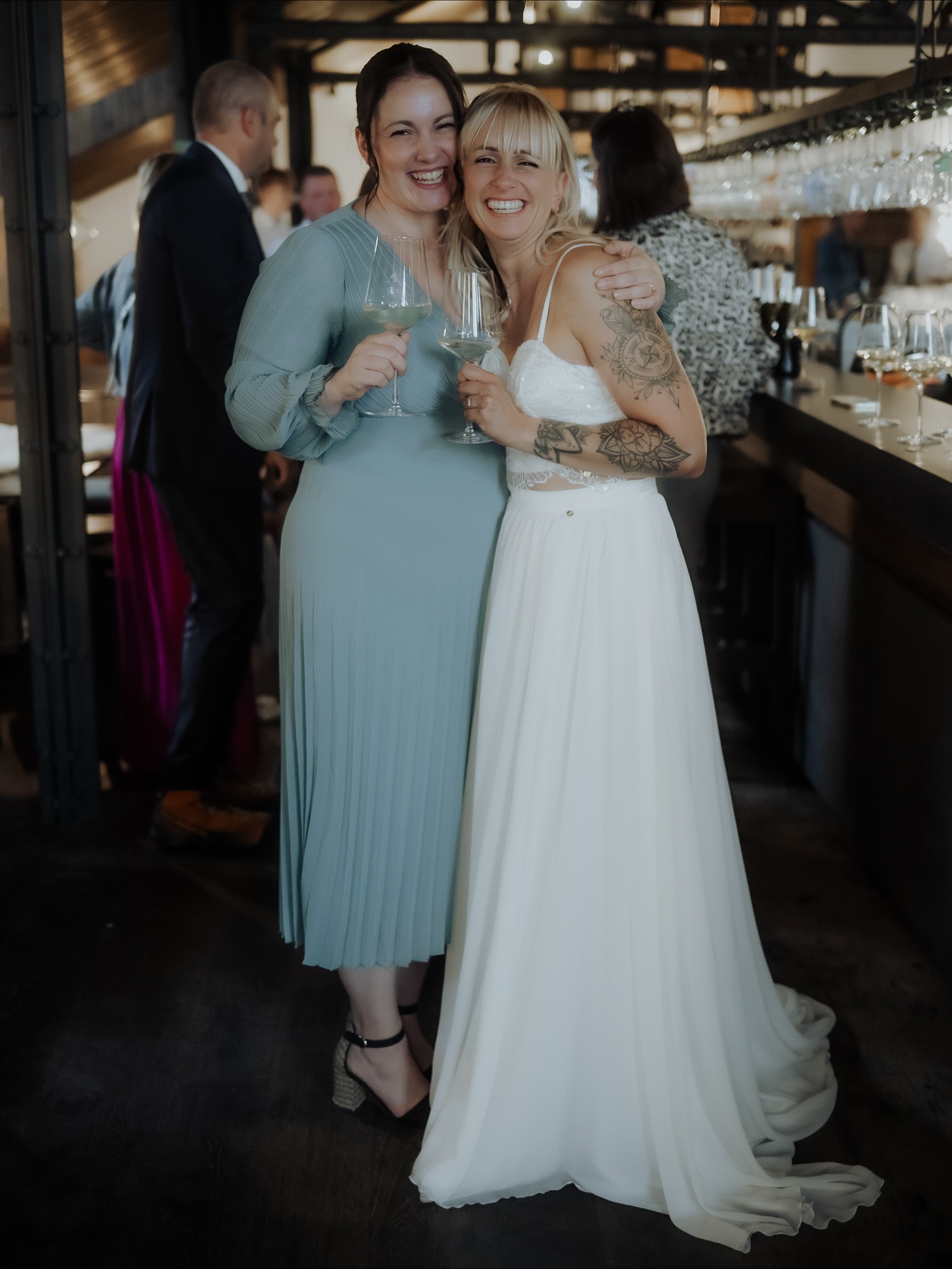 DANKE 🤍
„Von der ersten Anprobe bis zur Trauung durfte ich die wundervolle Daniela begleiten – so viele emotionale, wunderschöne Momente!
Bei der Trauung durfte ich dann auch musikalisch dabei sein – einfach unvergesslich.“
@daniela___fitness