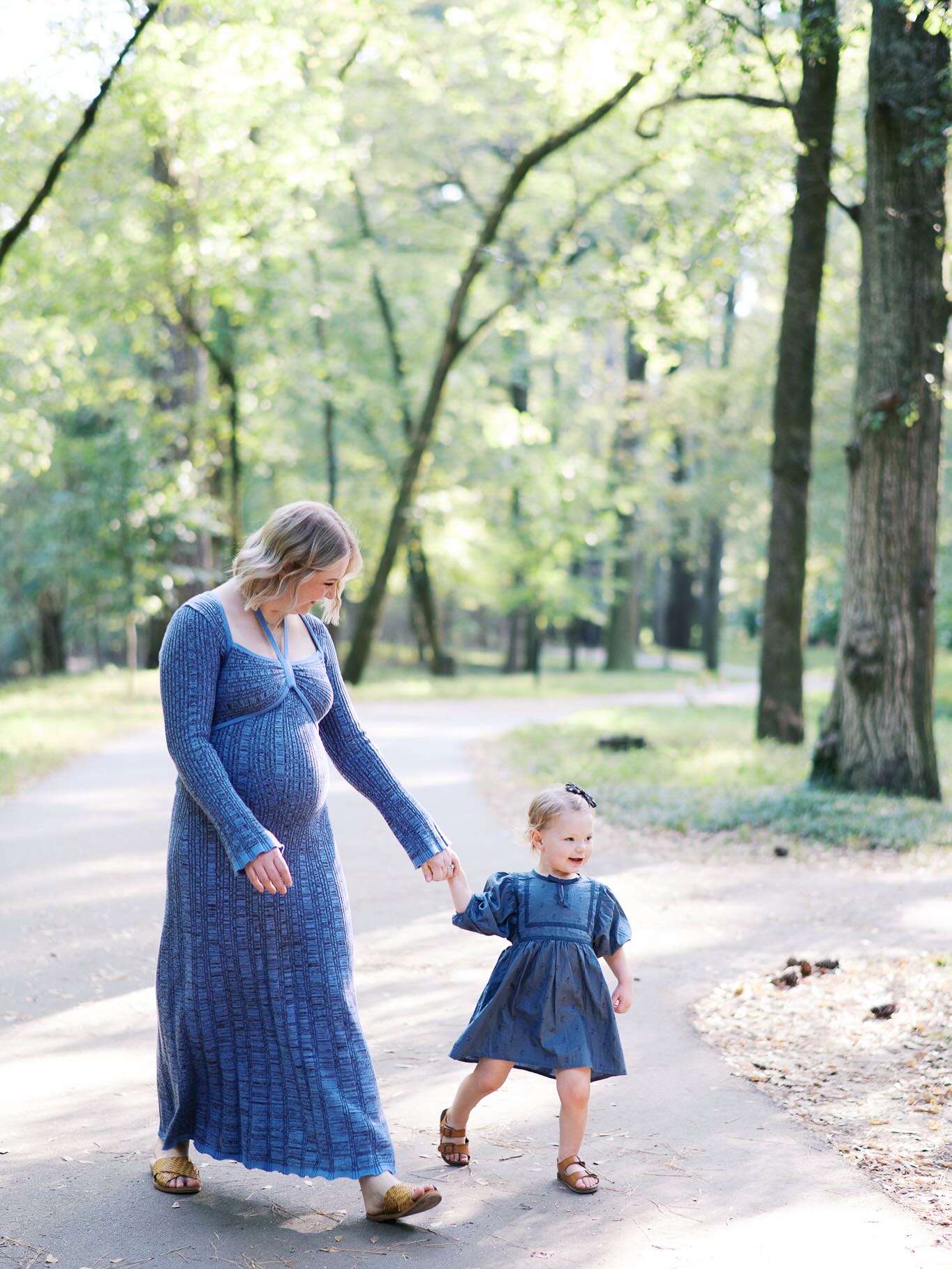 Another precious baby joining the Philips family 💕Honored to capture this time for them. I take the most delight in the in-between moments - the ones that can’t be posed, only felt. These are the photos I truly believe you’ll treasure the most.
#family #familyminisession #familyphotoshoot #familyphotographer #photographer #birminghamphotographer