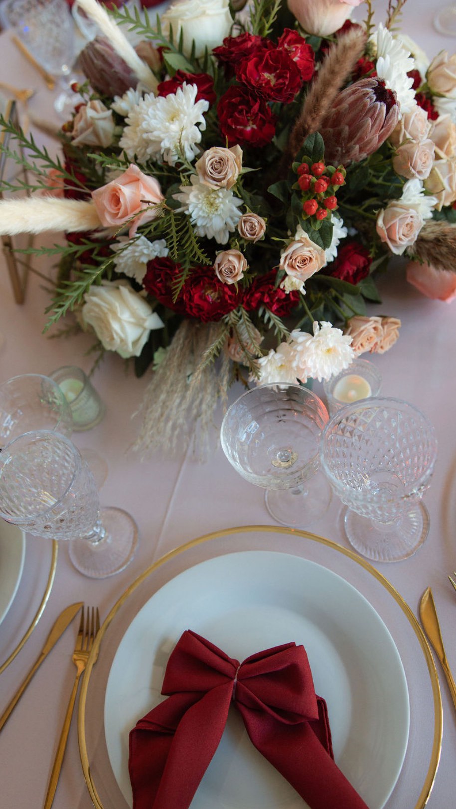 As little girls we dream of our weddings, seeing Cinderella in her big dress, but before the wedding is the day our parents dream about before we’re even born. “Quinceañera” I had the absolute honor to helo with details of this beautiful day. From napkin bows to specialty signage mirrors! I live for the smiles and life long memories!
#quinceañera #temeculawinecountry #tabletoprentals #details #bows #design
Venue: @crcranch_weddings
Florals: @barragan0928
Table Top rentals and design: @gabznglitzevents
Ballons and Marquee: @nayely_barragan_
