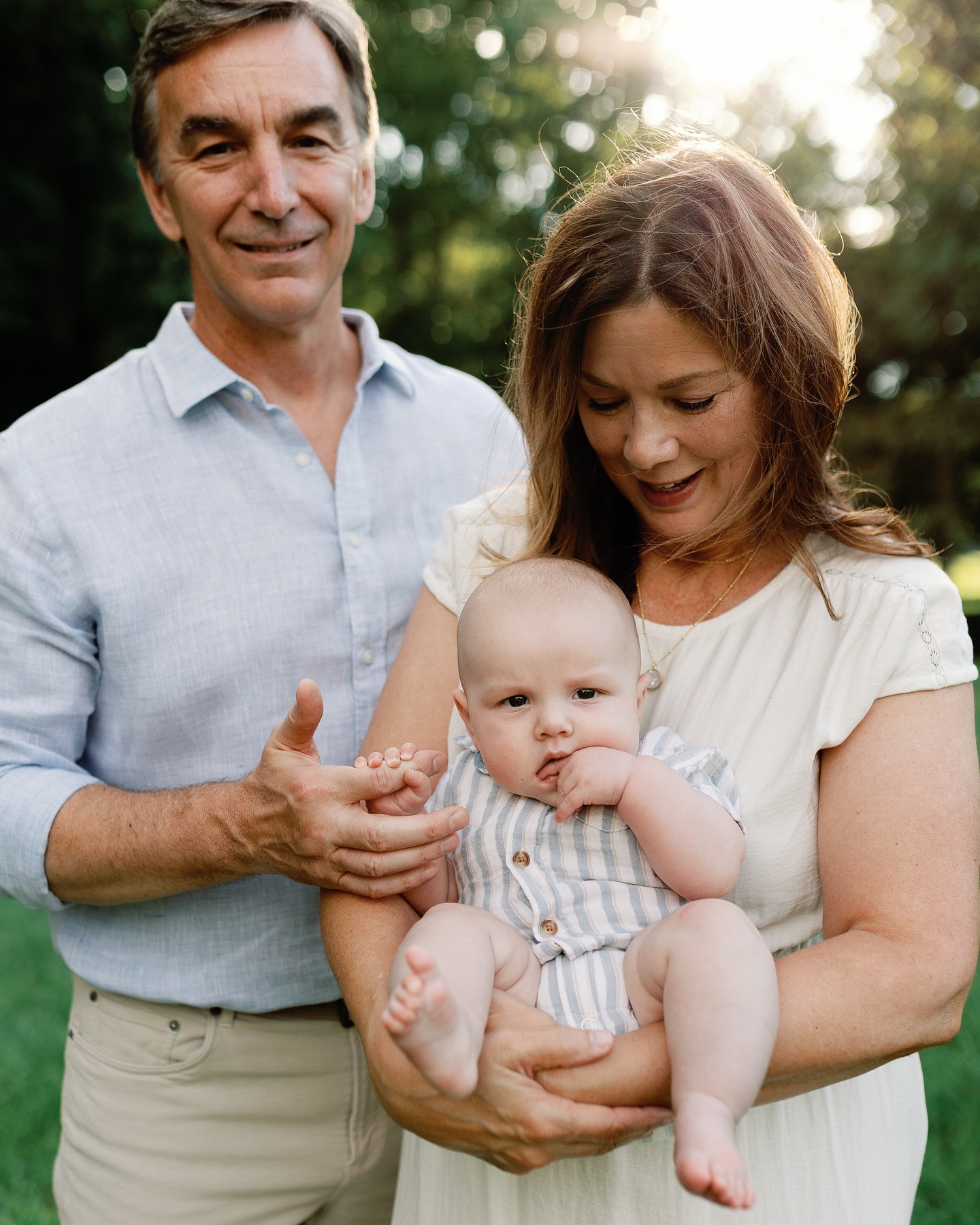 This extended family session was so sweet 🕊️ Reghan’s mom is an artist, and her work was displayed all around their house (it was stunning). Also, there’s nothing that beats Georgia summer greens, but I am so happy about this Fall weather!
