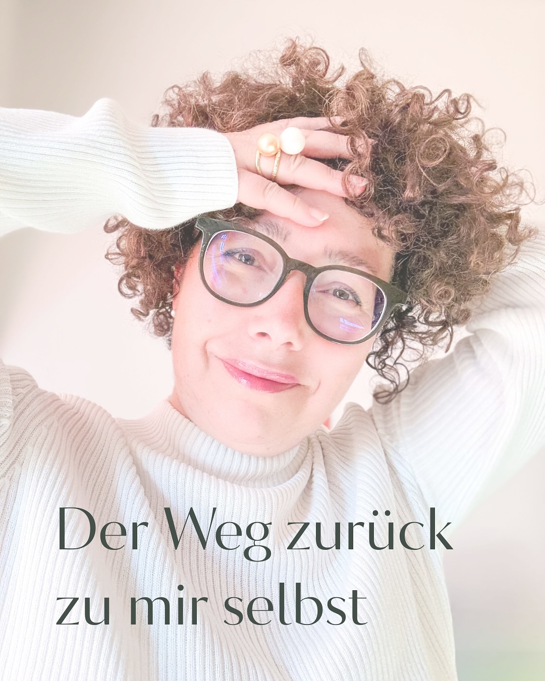 „Der Weg zurück zu mir selbst“
Manchmal müssen wir selbst den Weg gehen, den wir anderen zeigen.
23 Jahre Sichtbarkeit für andere – bis ich 2025 selbst unsichtbar wurde.
Wo stehst du gerade?
Schreibe es mir in die Kommentare.
