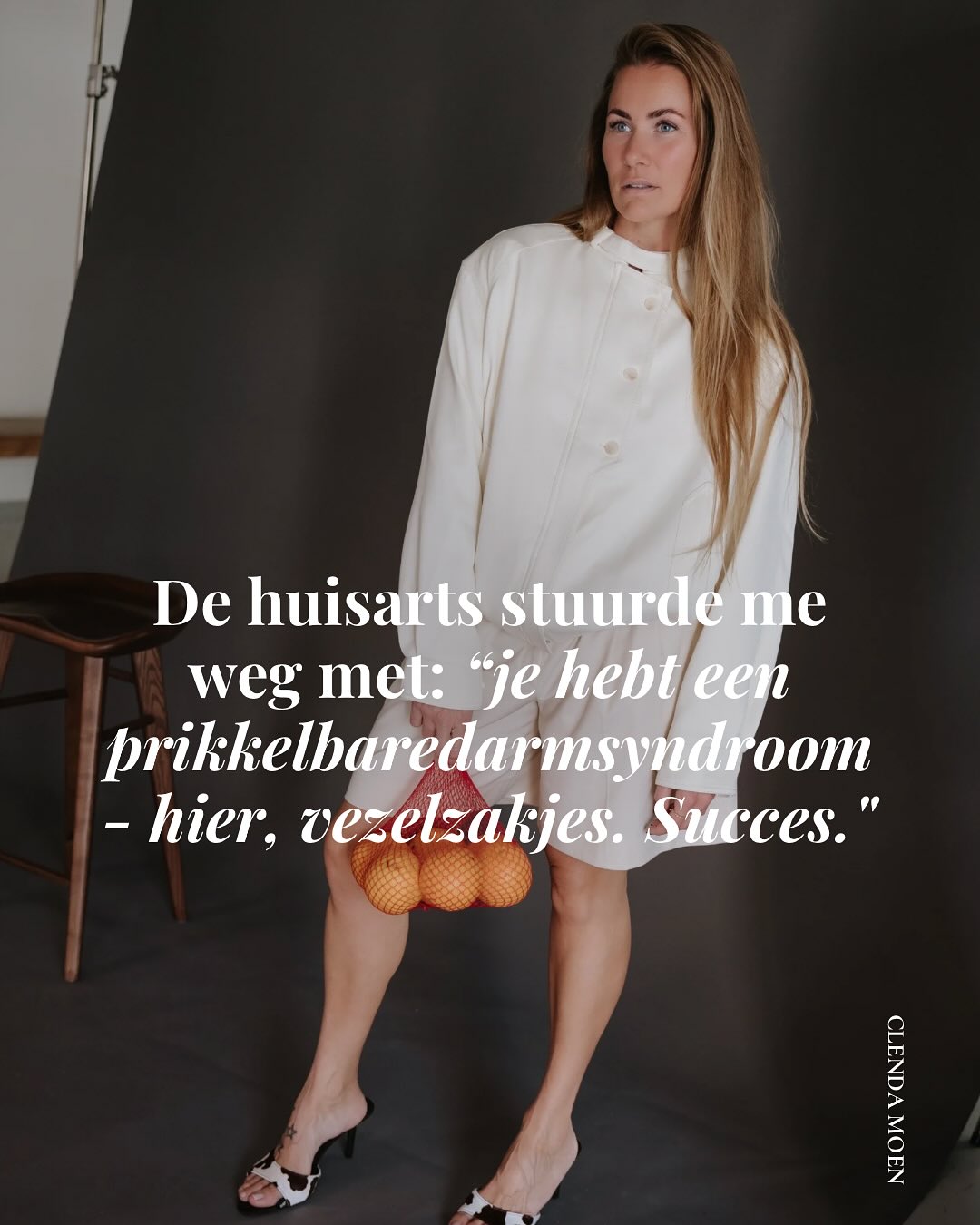 Je denkt dat het jouw schuld is.
De buikpijn. Opgeblazen buik.
“Zie je, ik had geen brood moeten eten.”
“Zeker weer te veel suiker gegeten, waarom doe je dat nou ook?”
Te weinig discipline.
Te weinig wilskracht.
Je neemt het jezelf kwalijk.
Schaamt je zelfs.
Laat me je dit vertellen:
Het ligt niet aan jou ❤️🩹
Het lag aan de standaardadviezen die niet bij jóuw lichaam pasten.
Goedbedoeld, maar ze werkten niet.
Hoe hard je ook probeert.
Food Design Methode laat je zien: ieder lijf heeft een eigen code. Uniek.
Op maat gemaakt.
Zo ook jouw lichaam.
En die code mag je leren lezen.
Zodat je begrijpt hoe jouw lijf verteert.
Waar het compleet door vastloopt en waardoor het floreert 🥗
🍓 Comment “WILIK” en ik stuur je de link.
PS. Je leert dit niet alleen voor jezelf.
Je wordt de Human Design voedingsexpert die binnen no-time de unieke code van ieder lijf kraakt. 🫦