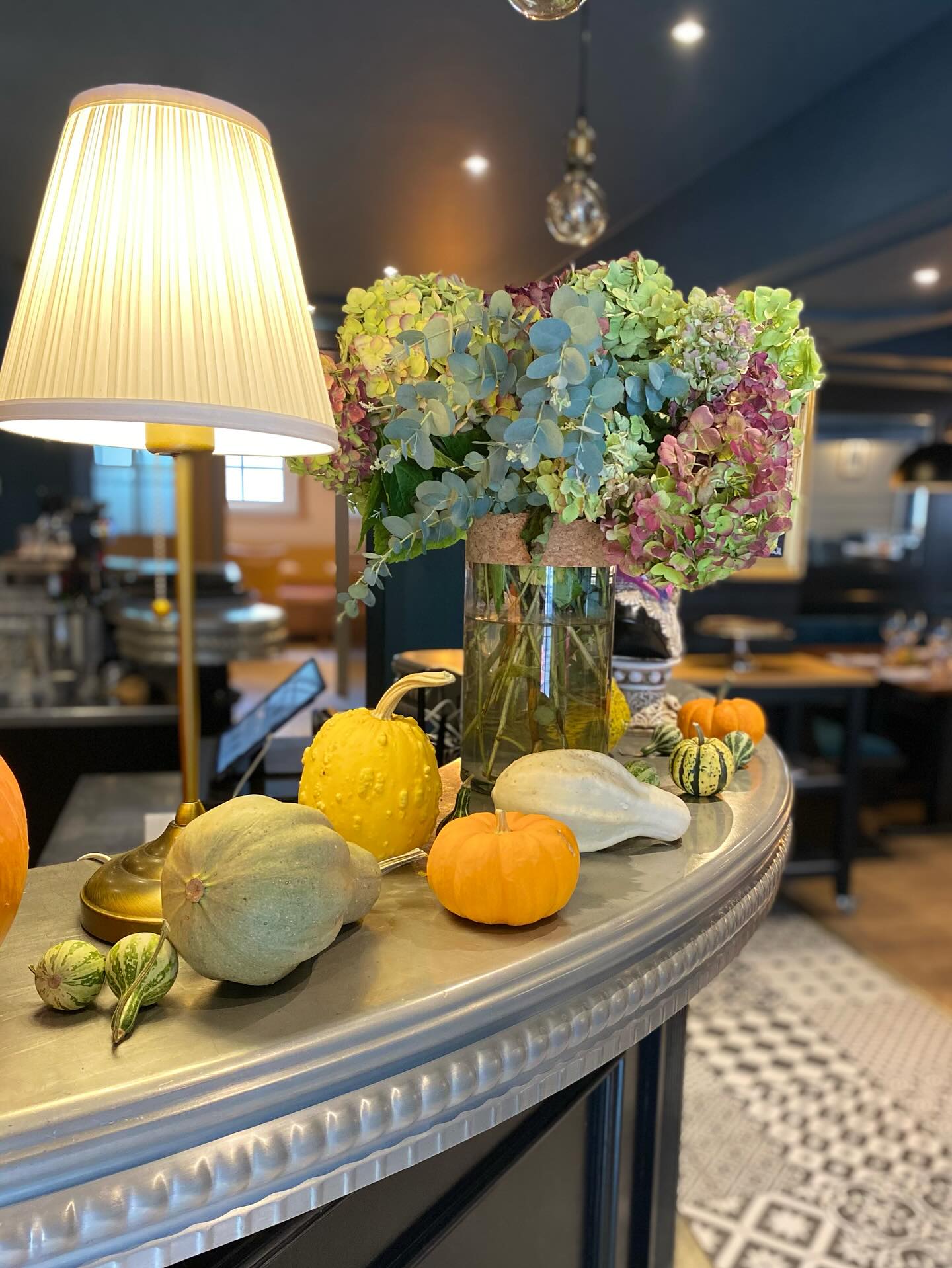 𝐀𝐦𝐛𝐢𝐚𝐧𝐜𝐞 𝐚𝐮𝐭𝐨𝐦𝐧𝐚𝐥𝐞 𝐚𝐜𝐭𝐢𝐯𝐞́𝐞 ! 🍂✨
Couleurs chaudes, design cosy, expériences mémorables.
#Automne #FallVibes #AutumnMood #Luxembourg #AuPtitMax