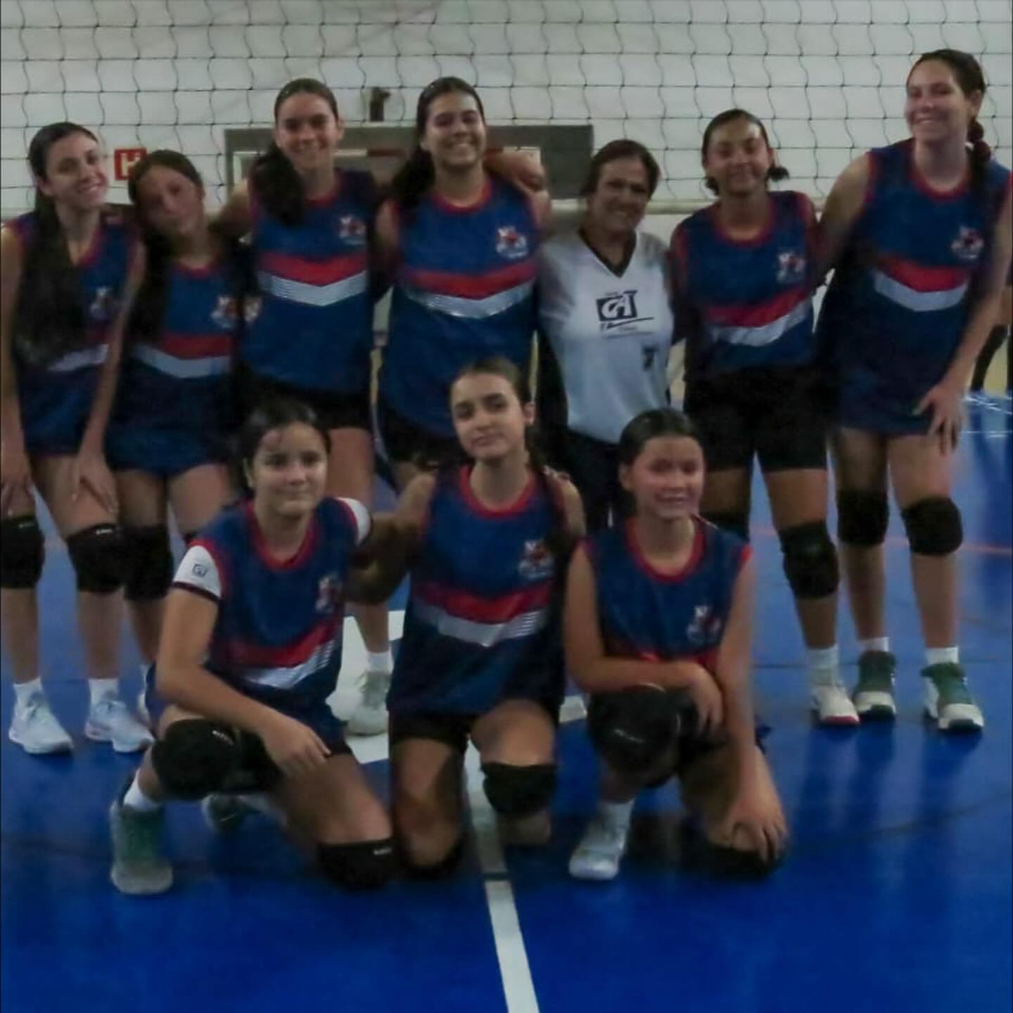 🏐 Quinta-feira de Vôlei LEG!
No dia 16/10, o Colégio Anglo Alante Guarulhos Guilherme de Almeida recebeu um jogo repleto de disputa, garra e vibração!
Parabéns, meninas! 👏💙
Temos muito orgulho de vocês!
Agradecimento especial à professora Lilian, pela dedicação, incentivo e por conduzir nossa equipe com tanta energia e paixão pelo esporte!
#somosga #angloalante
#colegioguilhermedealmeida