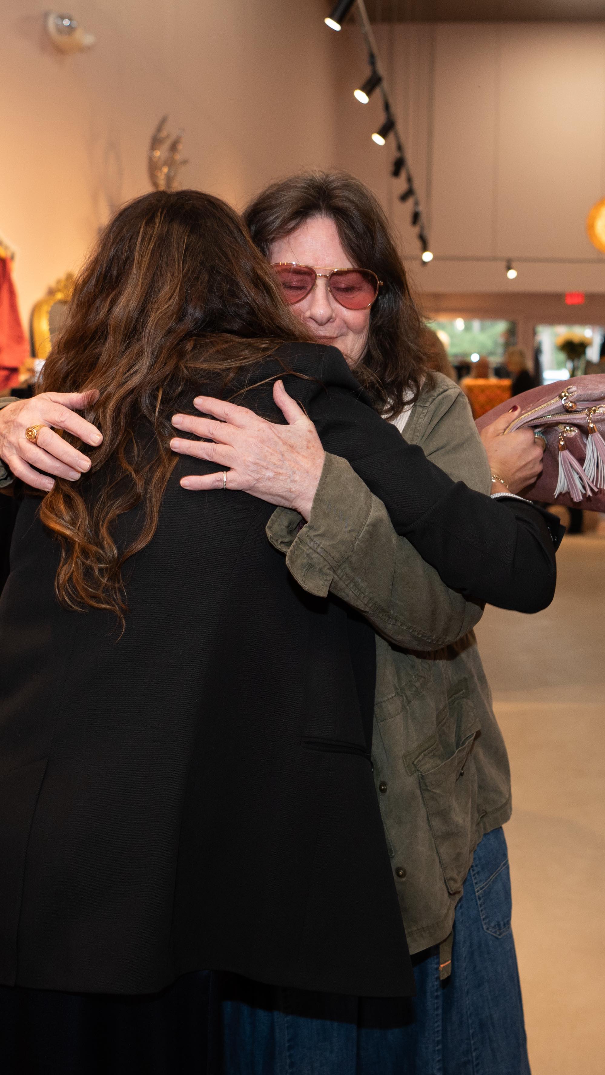 What a week! Hosting @nicolecripestyle at our shop for an in person luxury handbag, clothing, shoes, jewelery (and some amazing sunnies-I love my purchase!) event was so much fun!
Nicole, Kaylee and their supportive crew brought the pieces and we had a ball playing! From the makeup prep AND HAIR with the amazing @alleemakeup to trying on new Fall arrivals this week, to seeing @andersonphotos off from the Luxe to Chicago for an amazing art event that her Fine Art Soul piece was chosen @diffachicago. Proud of you friend! Thank you @grazebyerica for the delicious charcuterie and @theragamuffinbakery for the to die for sweets that you all delivered!
Absolutely love being surrounded by beautiful humans doing all the things in all journeys of their lives. Thank you to my luxe team for all that you do…@lynneanngerstner @andersonphotos @a.r.drew.art @annabelle.hurley @gennabultinck @lorileighp @amyd3_michiana you all step in and make it happen! Love you ladies 💙