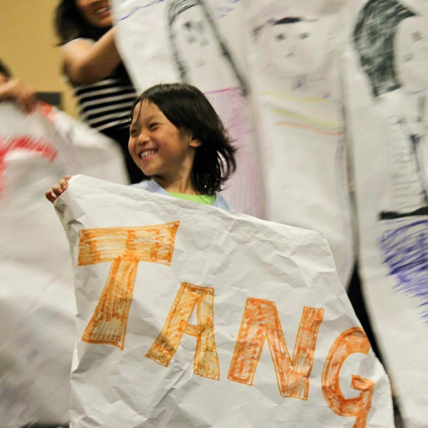 All smiles for #TANGtuesday 😄🧡