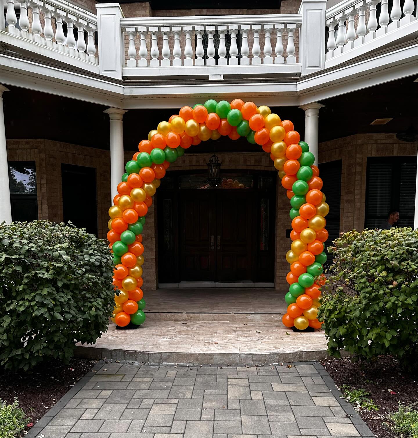 Classic balloon arch — fall vibes only 🍂🧡💚✨
Perfect touch of autumn color for any entryway or celebration!
#bigballoonsco #balloondecor
#BalloonArch #FallDecor #EventStyling #BigBalloons #ChicagoSuburbsEvents #BalloonDesign #FallVibes #OrangeAndGreen