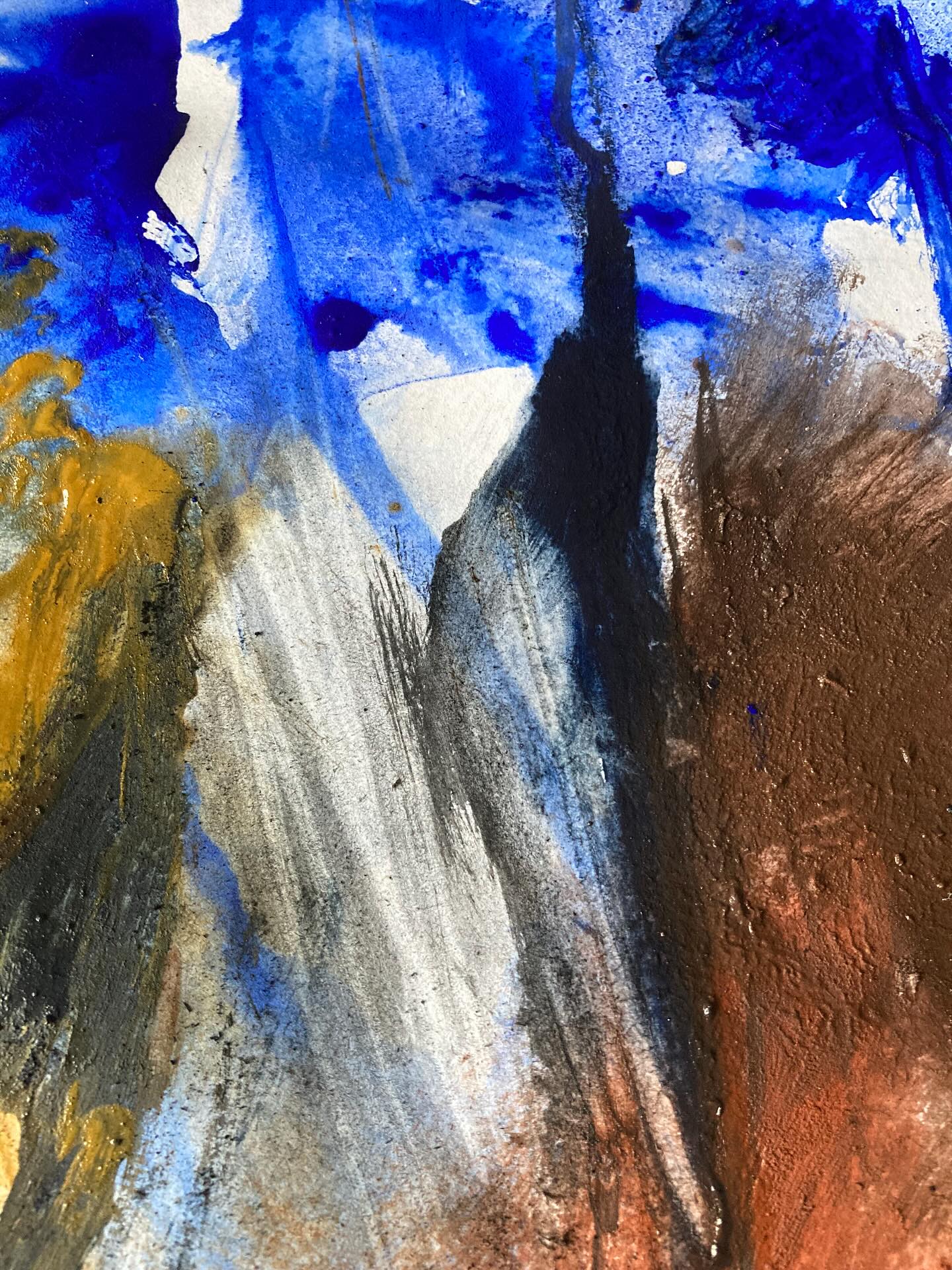 Experiment using carbon, sulphur and pumice ( contents of the atmosphere when mount Tambora erupted causing a year without sun). How to take this forward …. Check insta in a couple of weeks!!#chamonixmontblanc🇫🇷#earthpigments#elements#experimentaldrawing#experimentalmarkmaking