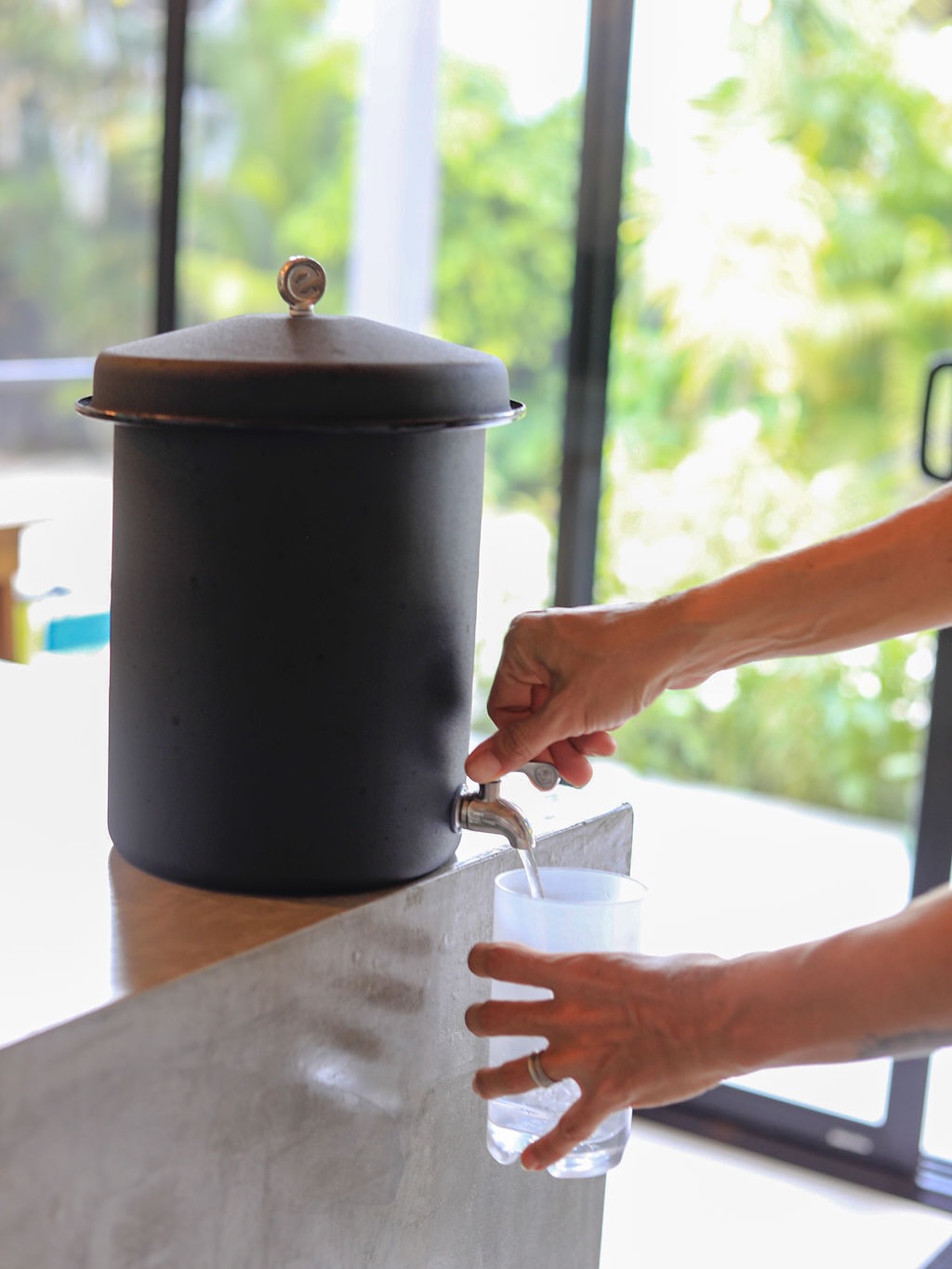 Small actions, big impact 🌱
Sustainability is our language.
Water filters in every room as well as compost bins for your organic waste you can later discard at the big compost area!
Pequeñas acciones, gran impacto. 🌱
La sostenibilidad es nuestro lenguaje. Filtros de agua y bins para compost de comidas orgánicas!
#ecotravel #sustainablestay #magicplacecr #greenhotel