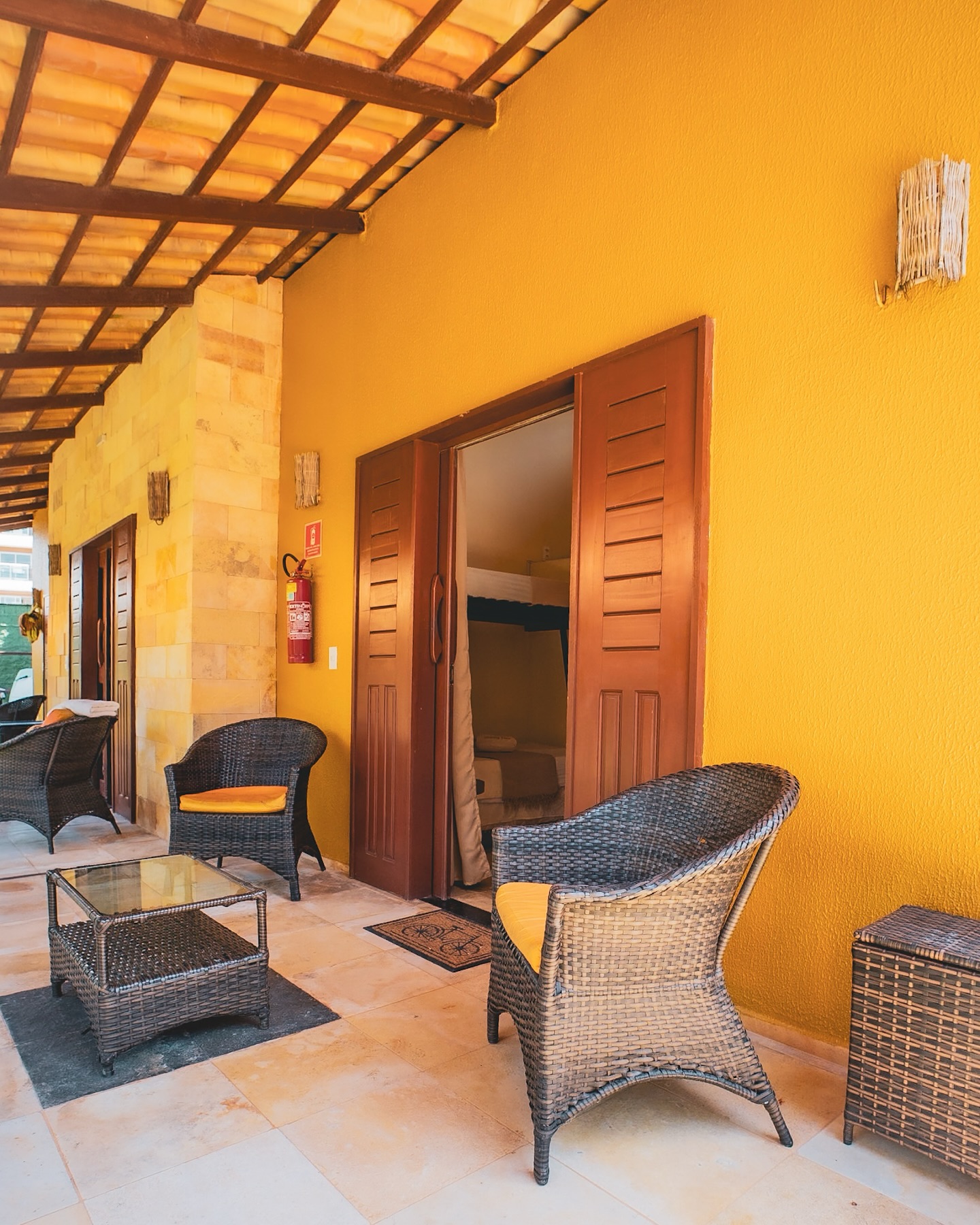 Viajar sozinho (ou com os amigos) nunca foi tão fácil 😎
Nos quartos compartilhados do @cumbucomeetingpoint , o clima é de casa, o conforto é garantido e a vibe… de paraíso 🌴
☕ Café da manhã incluso
🏊 Piscina, jardim e áreas comuns
🚿 Banheiro privativo em cada quarto
👩🦰👨🦱 Quartos separados por gênero
Vem curtir o melhor de Cumbuco — kitesurf, wingfoil e descanso, tudo no mesmo lugar !